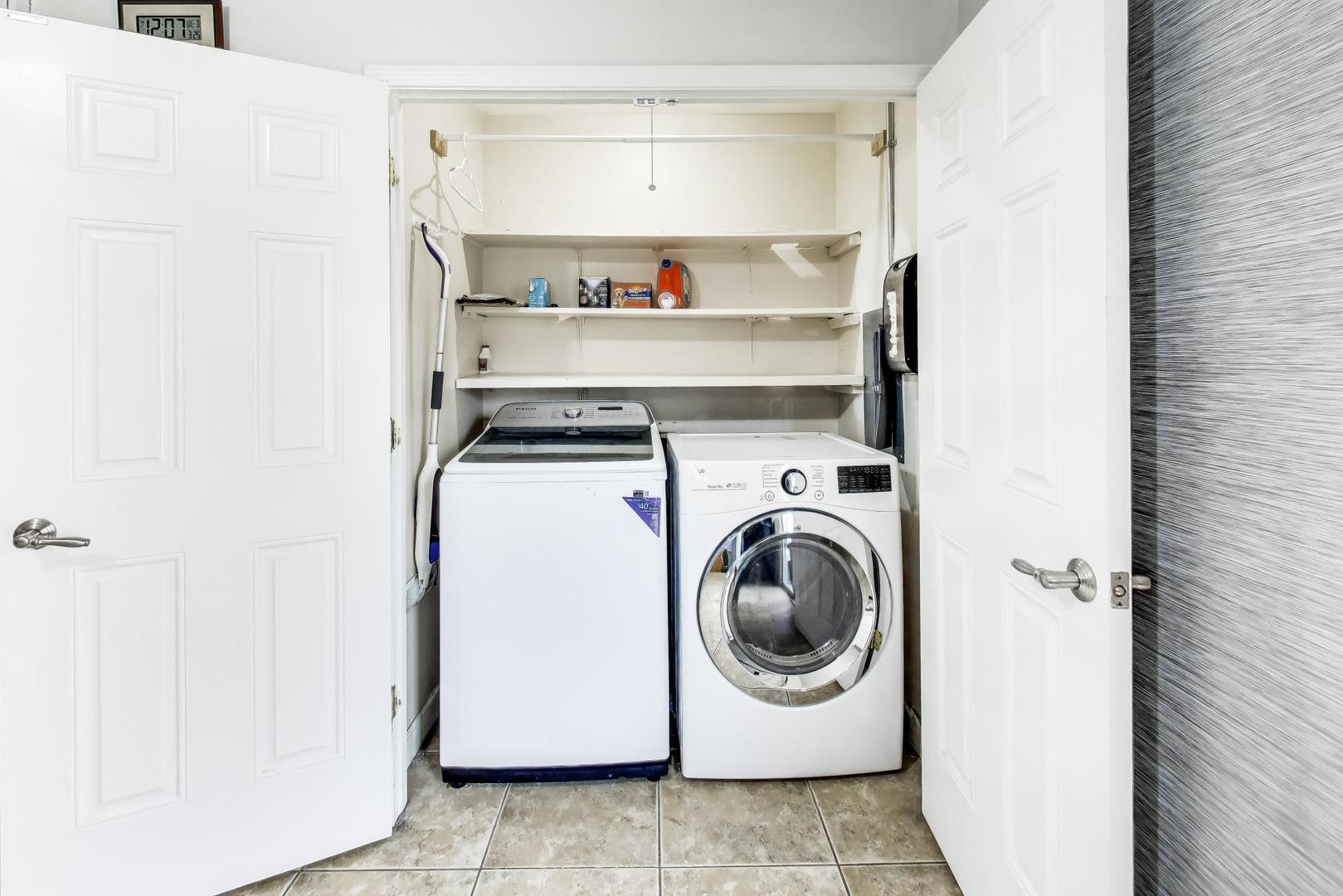 1008 Woodland Drive, Wheeling, IL 60090