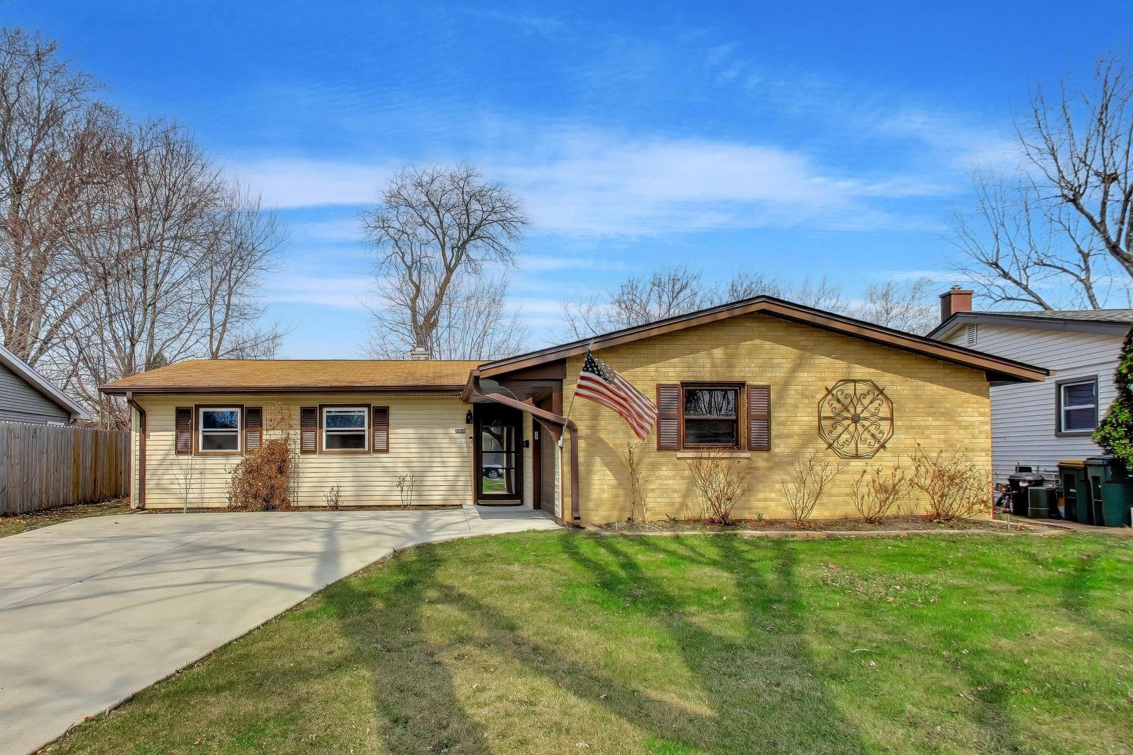 1008 Woodland Drive, Wheeling, IL 60090