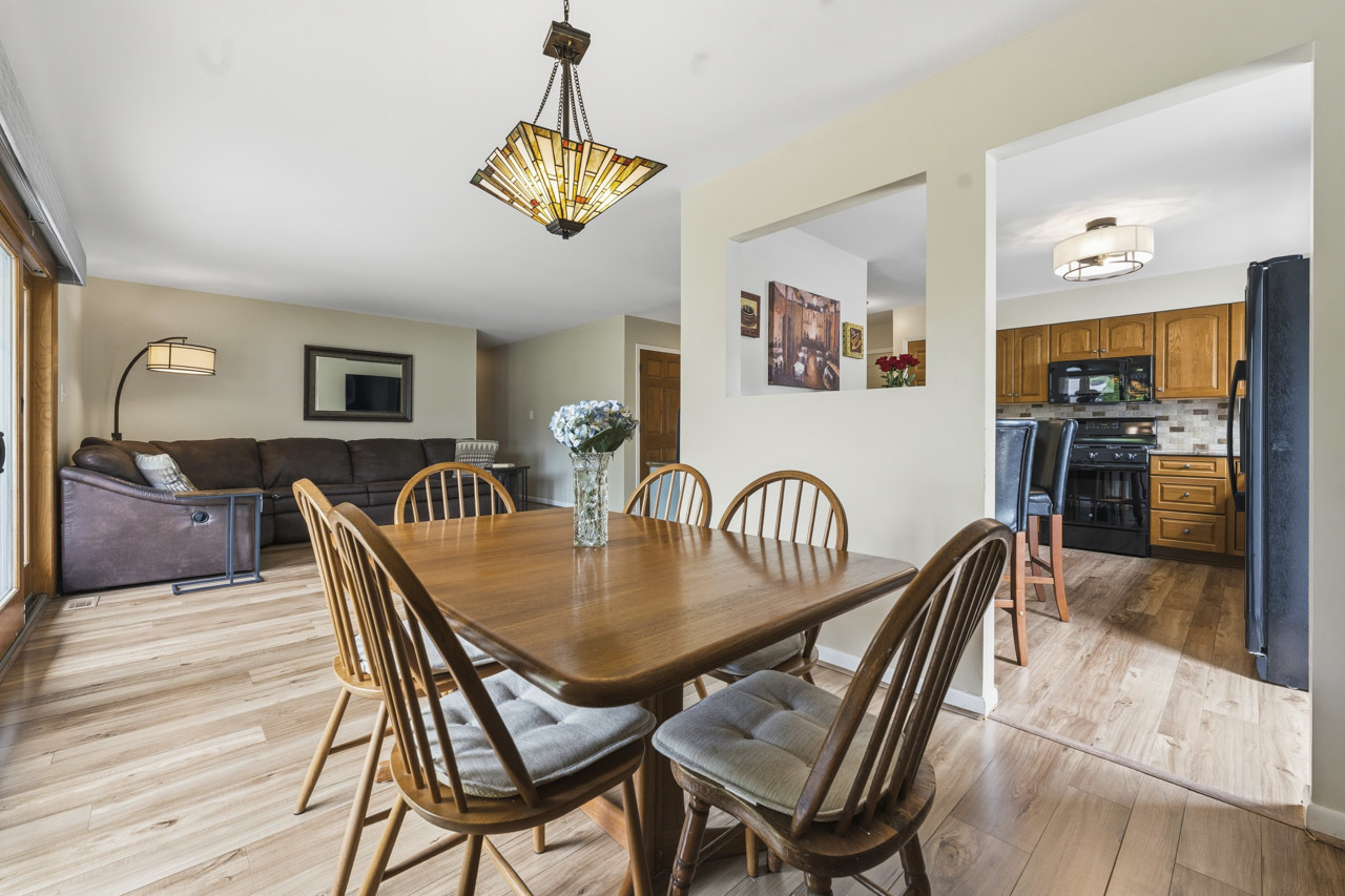 801 Delphia Avenue, Elk Grove Village, IL 60007
