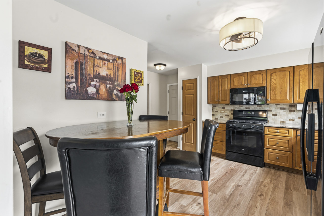 801 Delphia Avenue, Elk Grove Village, IL 60007