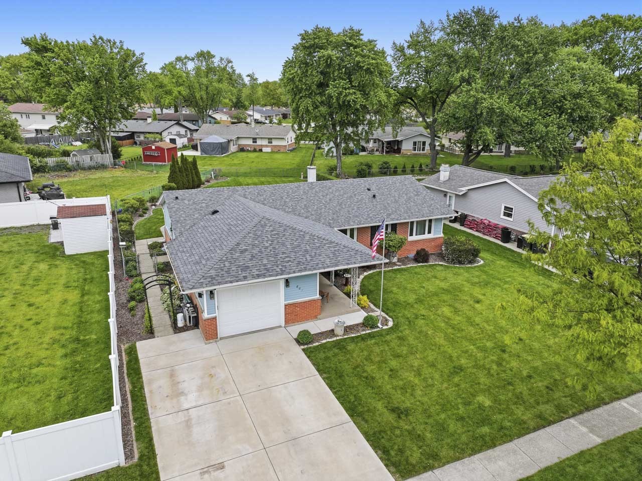 801 Delphia Avenue, Elk Grove Village, IL 60007