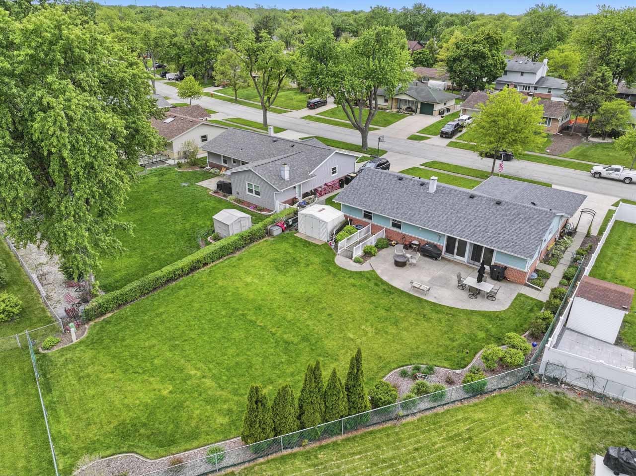 801 Delphia Avenue, Elk Grove Village, IL 60007