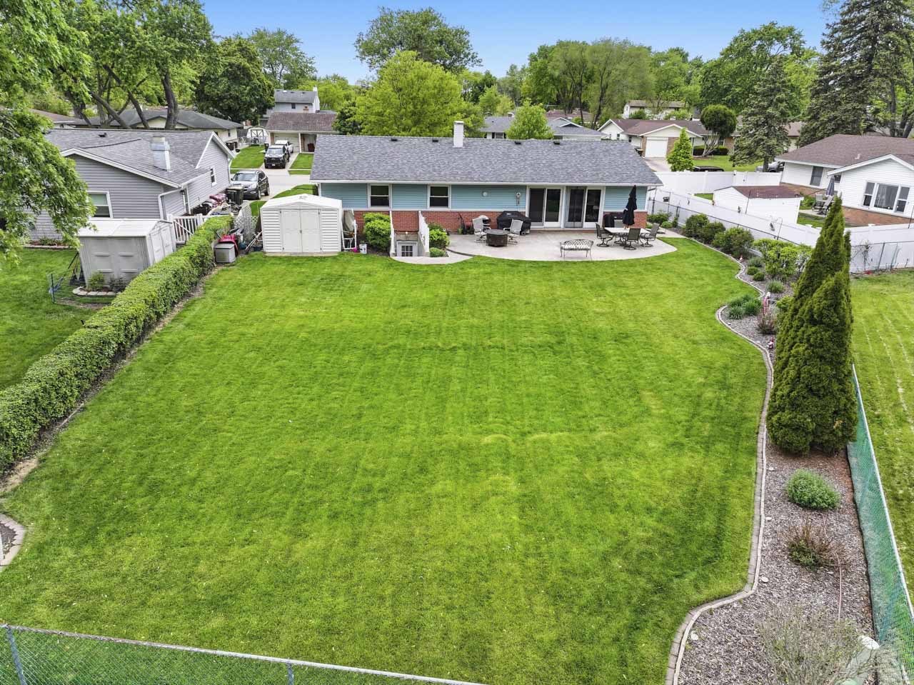 801 Delphia Avenue, Elk Grove Village, IL 60007