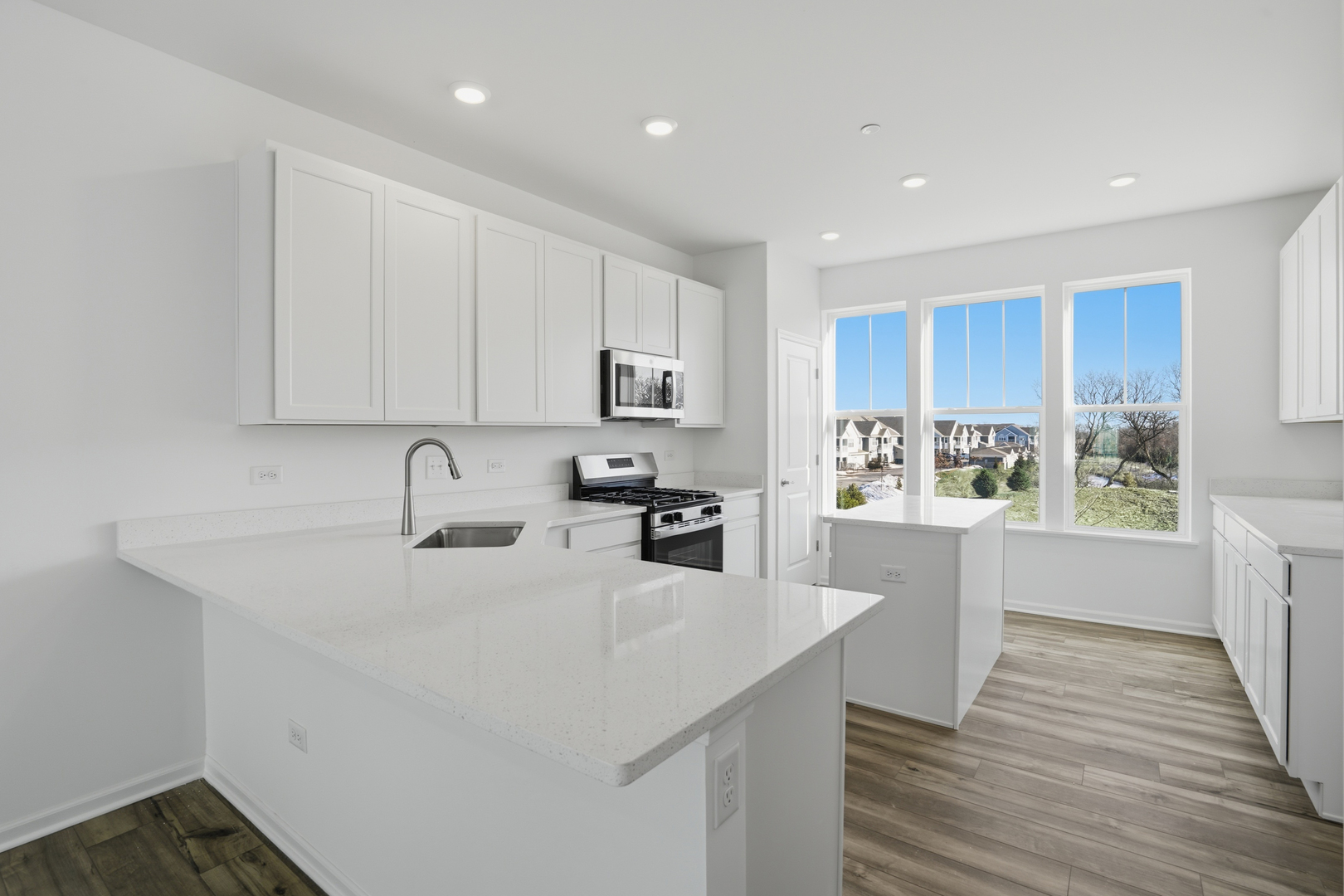 329 Settlers Place, West Dundee, IL 60118