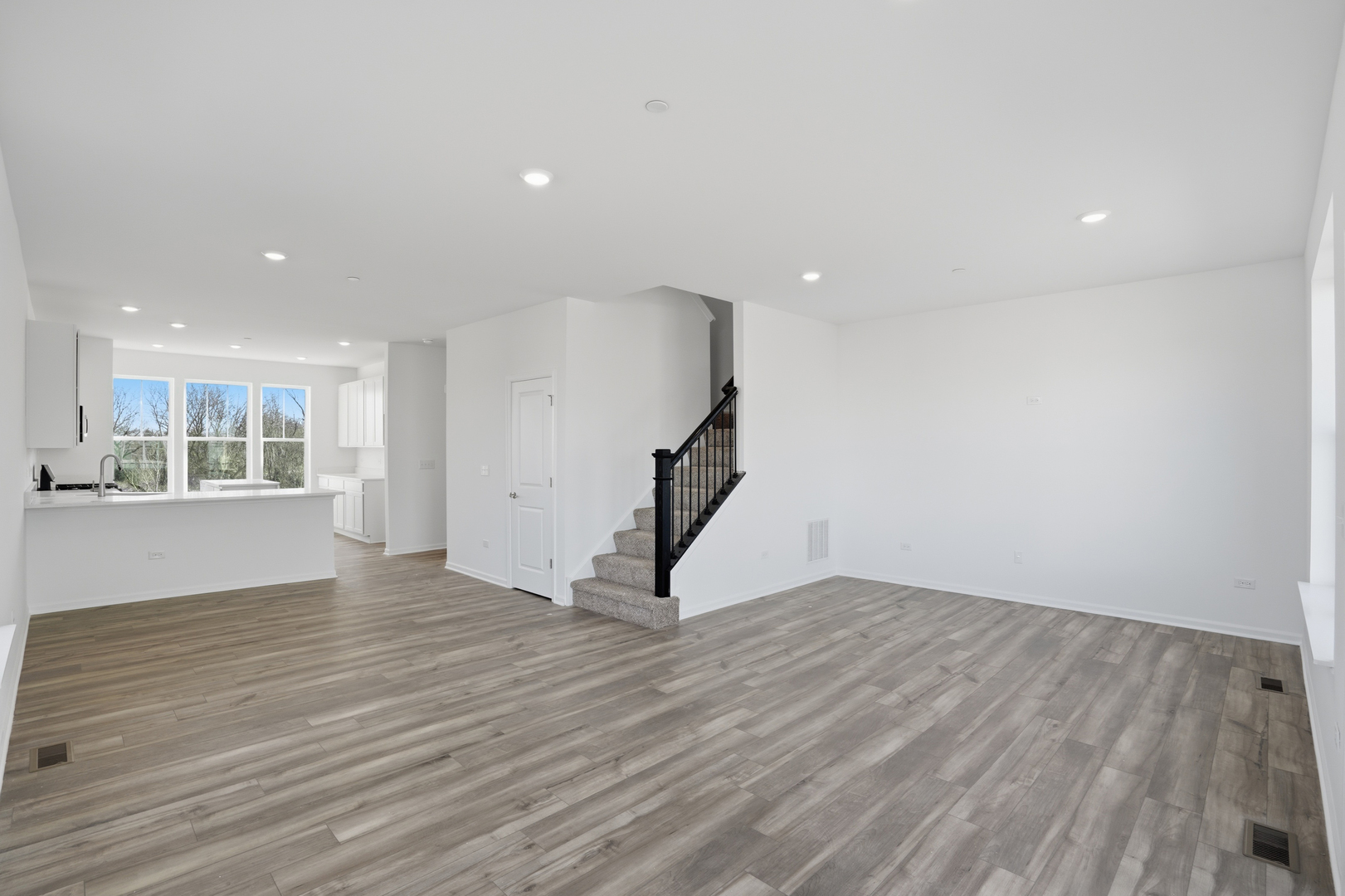 329 Settlers Place, West Dundee, IL 60118