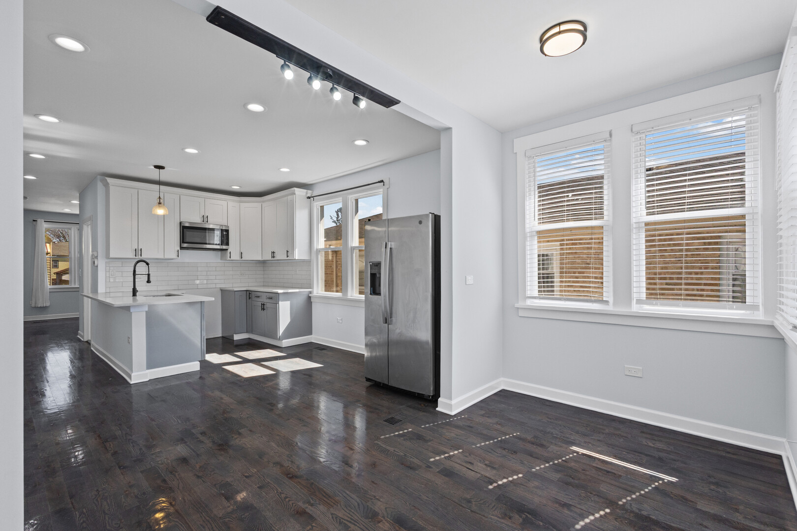 5212 S Lorel Avenue, Chicago, IL 60638