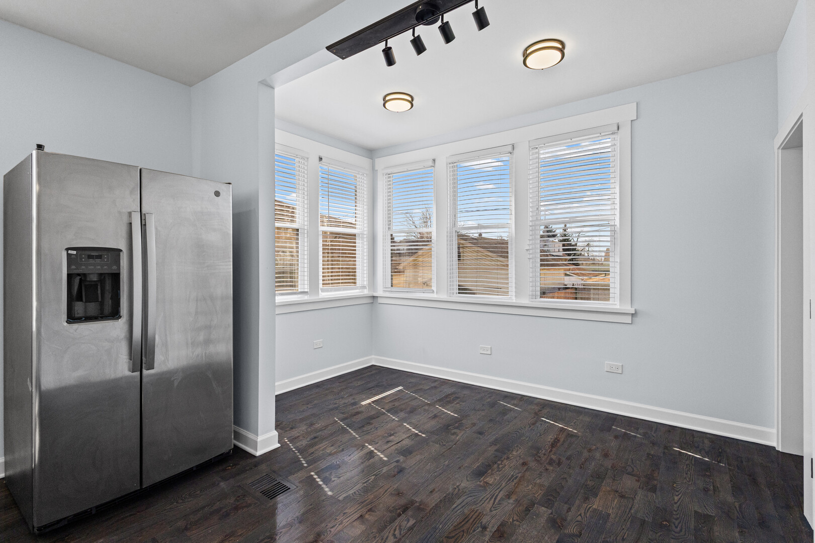 5212 S Lorel Avenue, Chicago, IL 60638