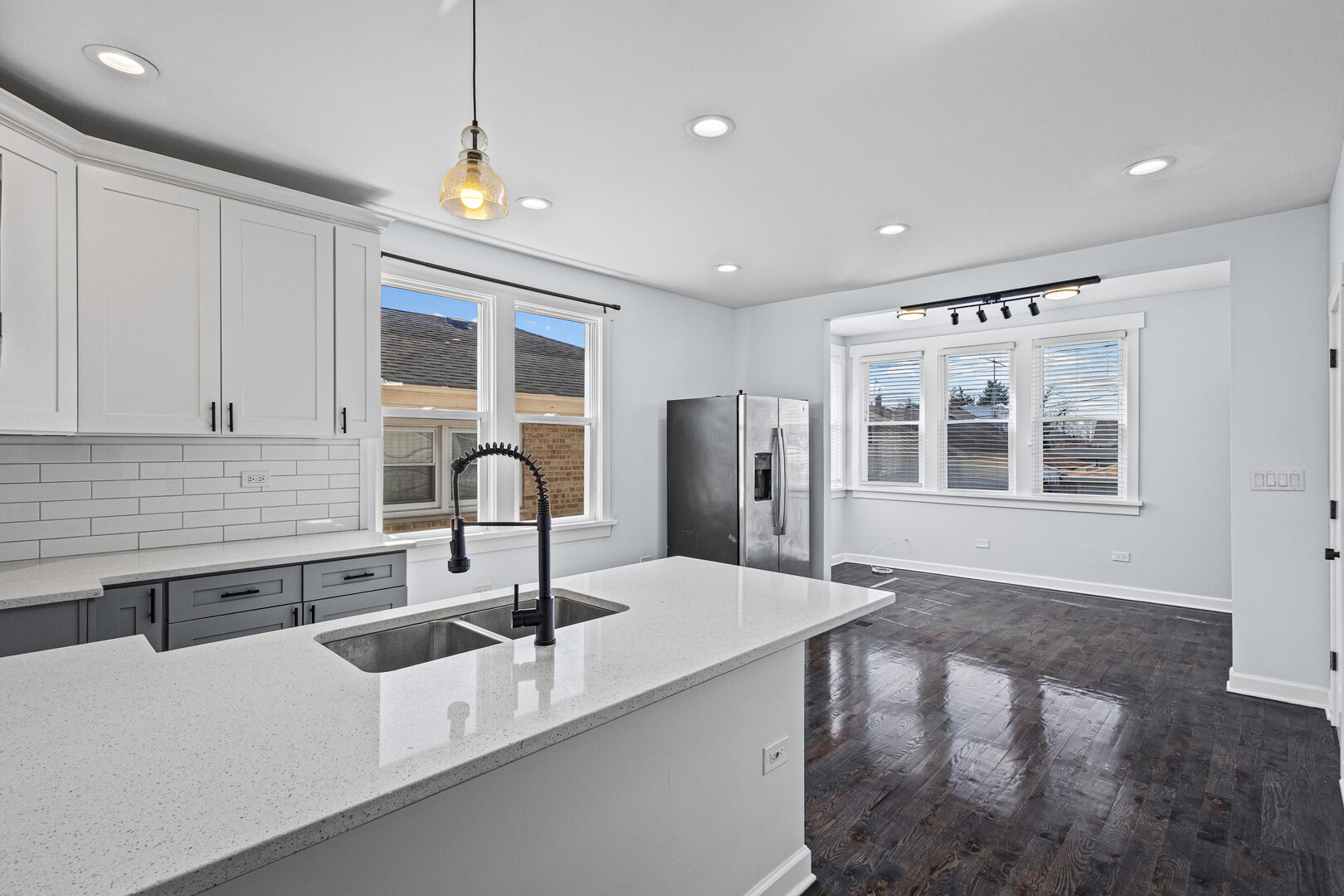 5212 S Lorel Avenue, Chicago, IL 60638