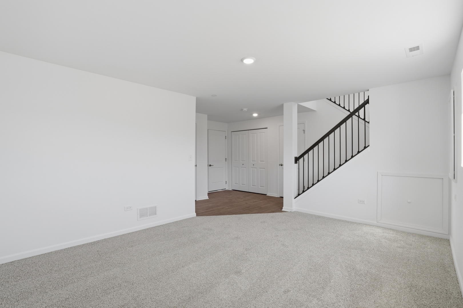 321 Settlers Place, West Dundee, IL 60118