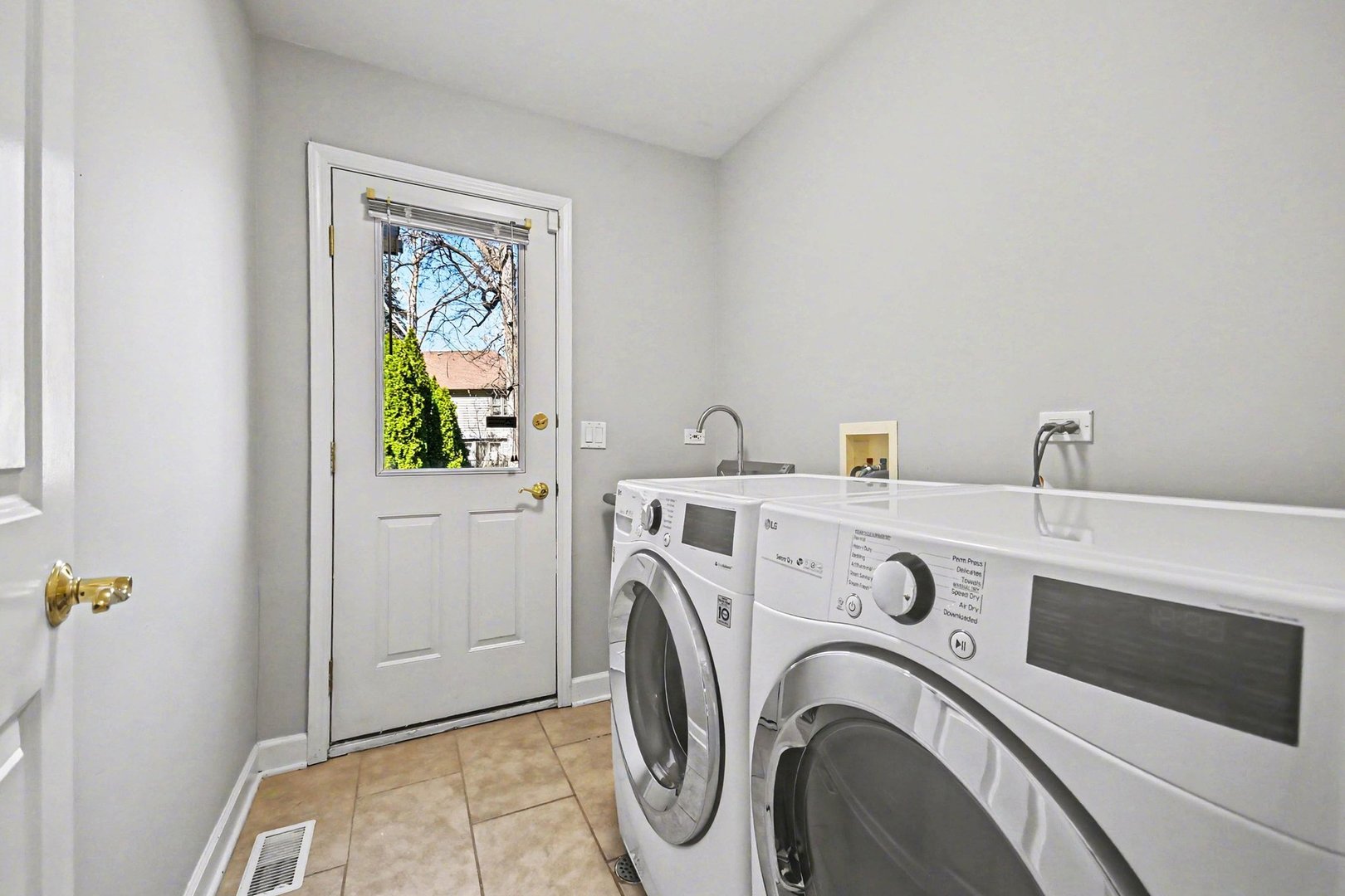 4800 Amaarja Court, Palatine, IL 60067