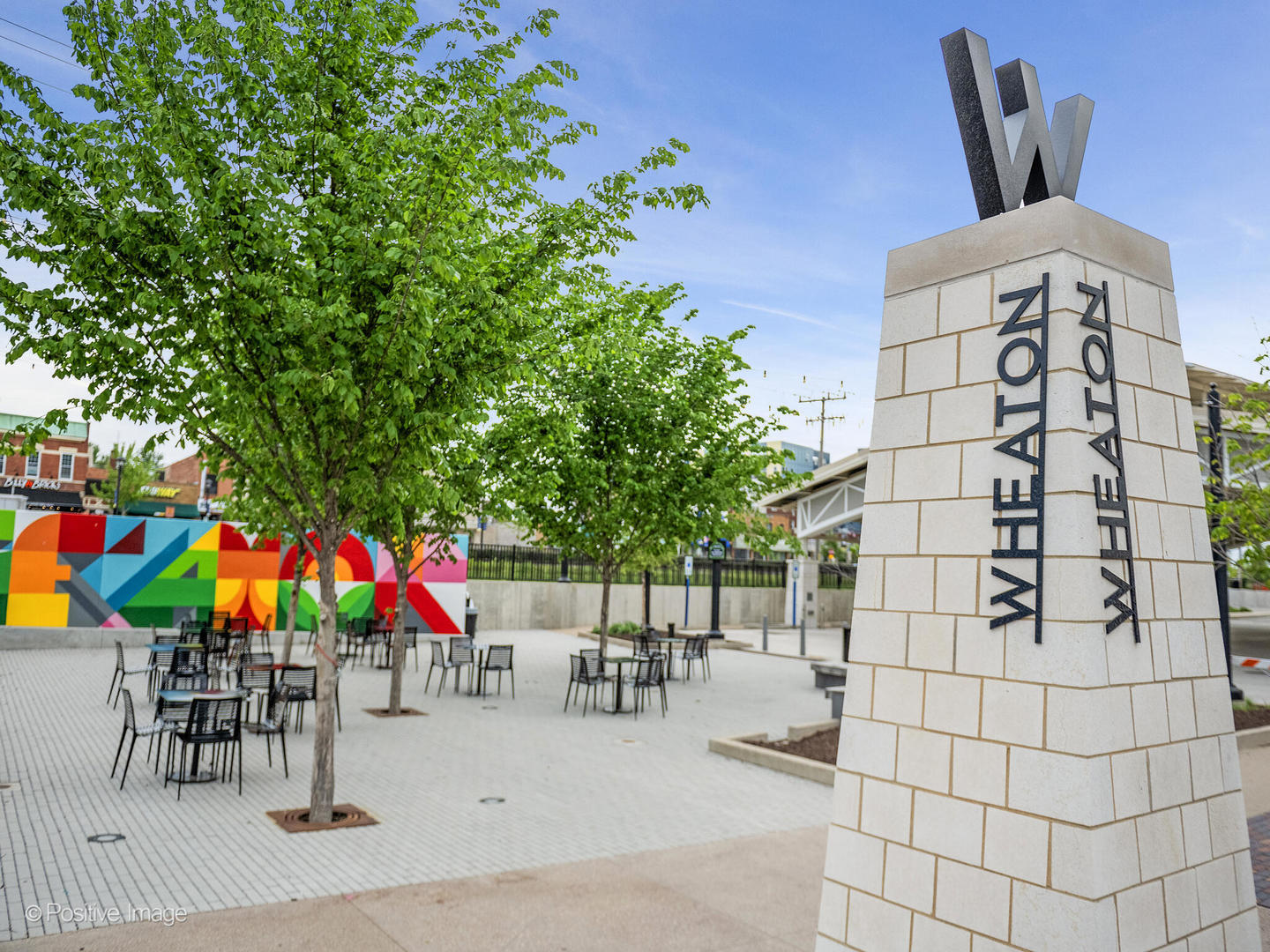 114 W Prairie Avenue, Wheaton, IL 60187