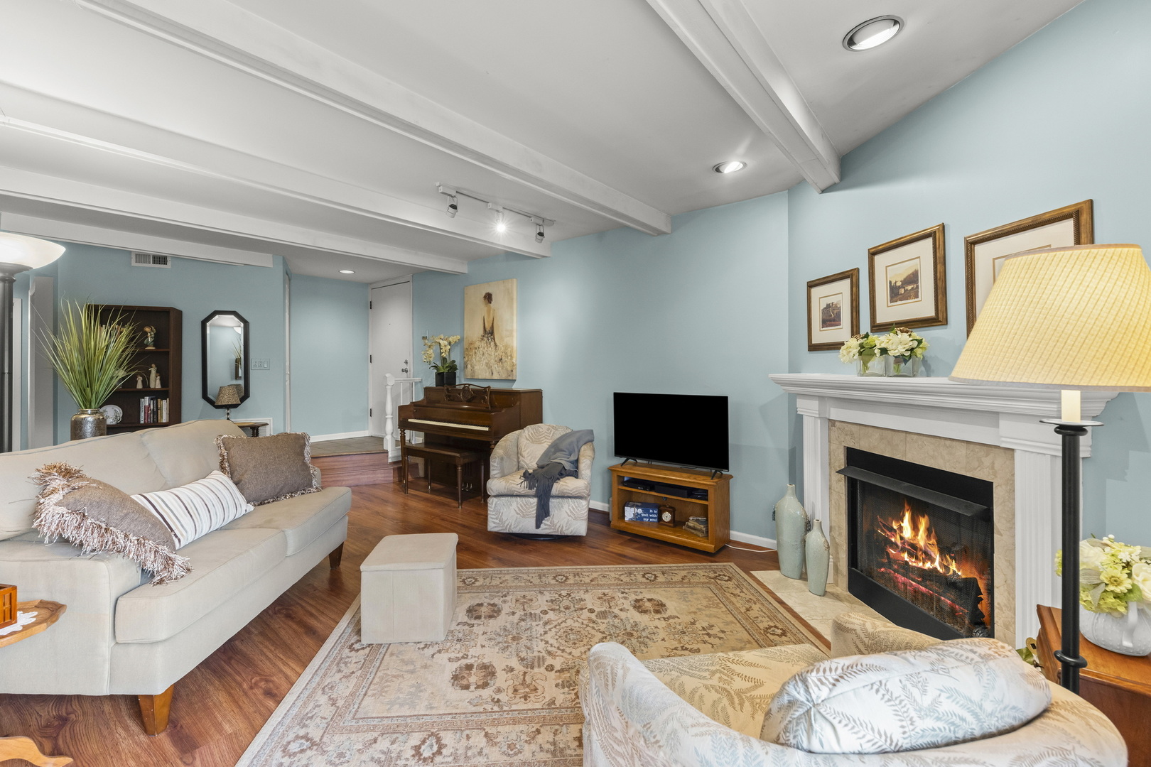 1755 Plymouth Court #D, Wheaton, IL 60189