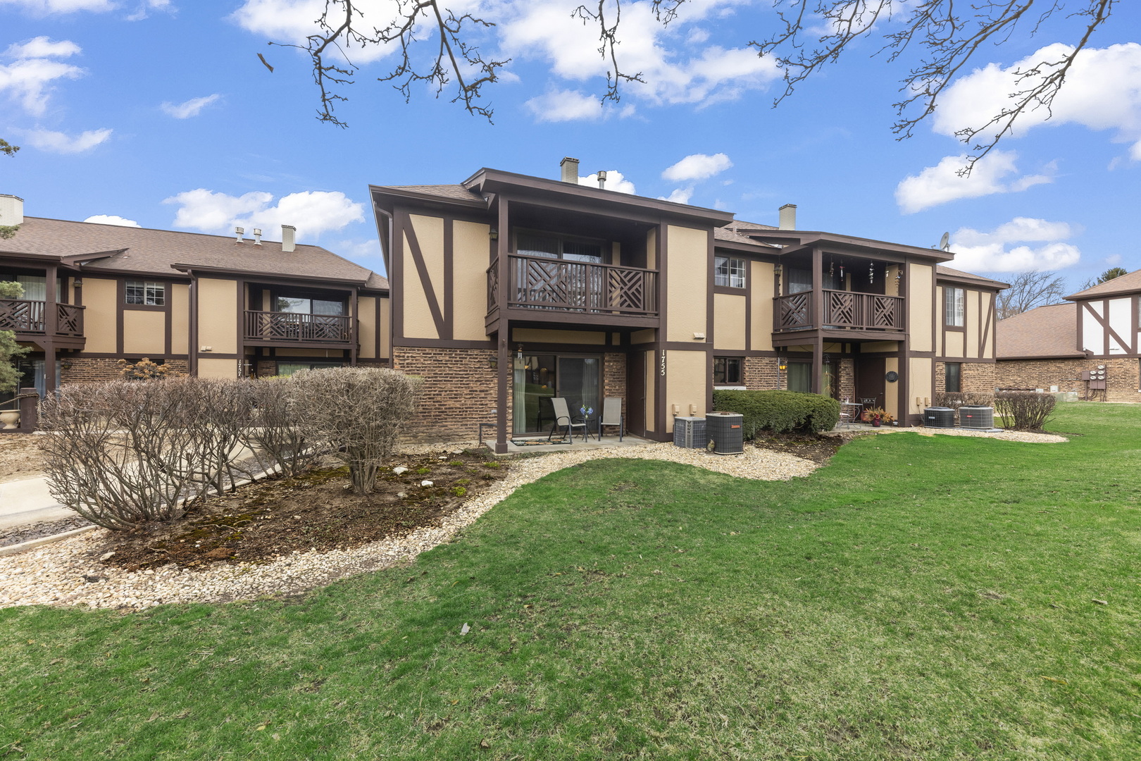1755 Plymouth Court #D, Wheaton, IL 60189