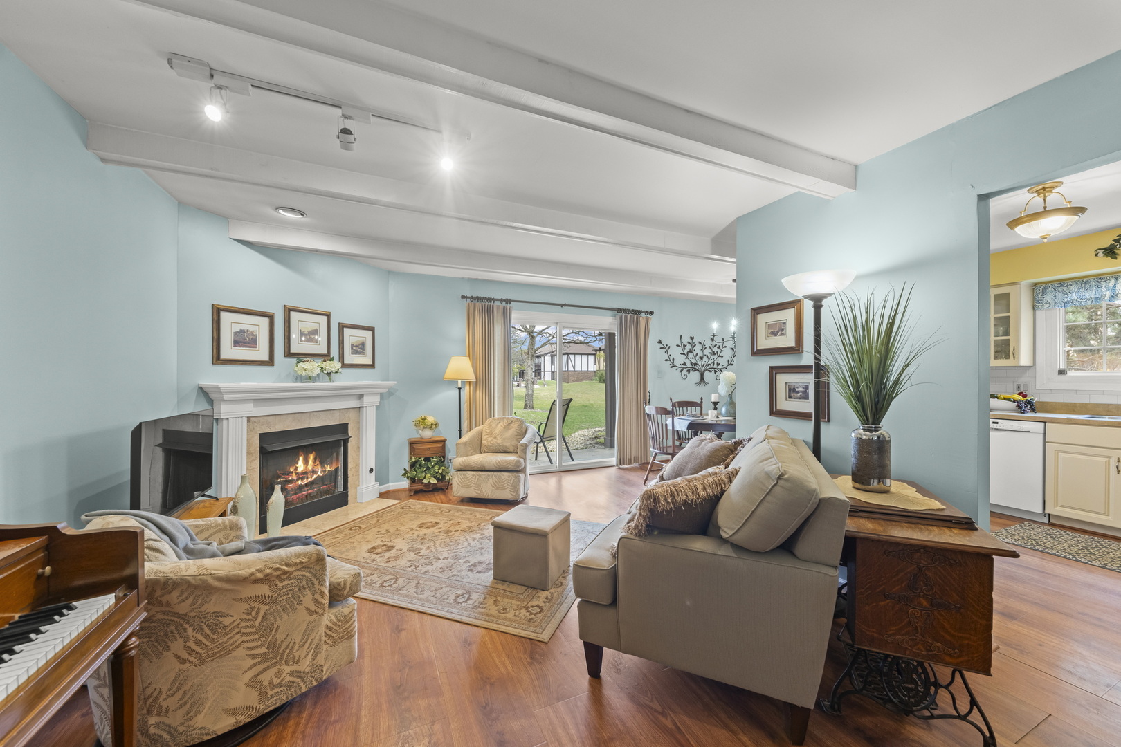 1755 Plymouth Court #D, Wheaton, IL 60189