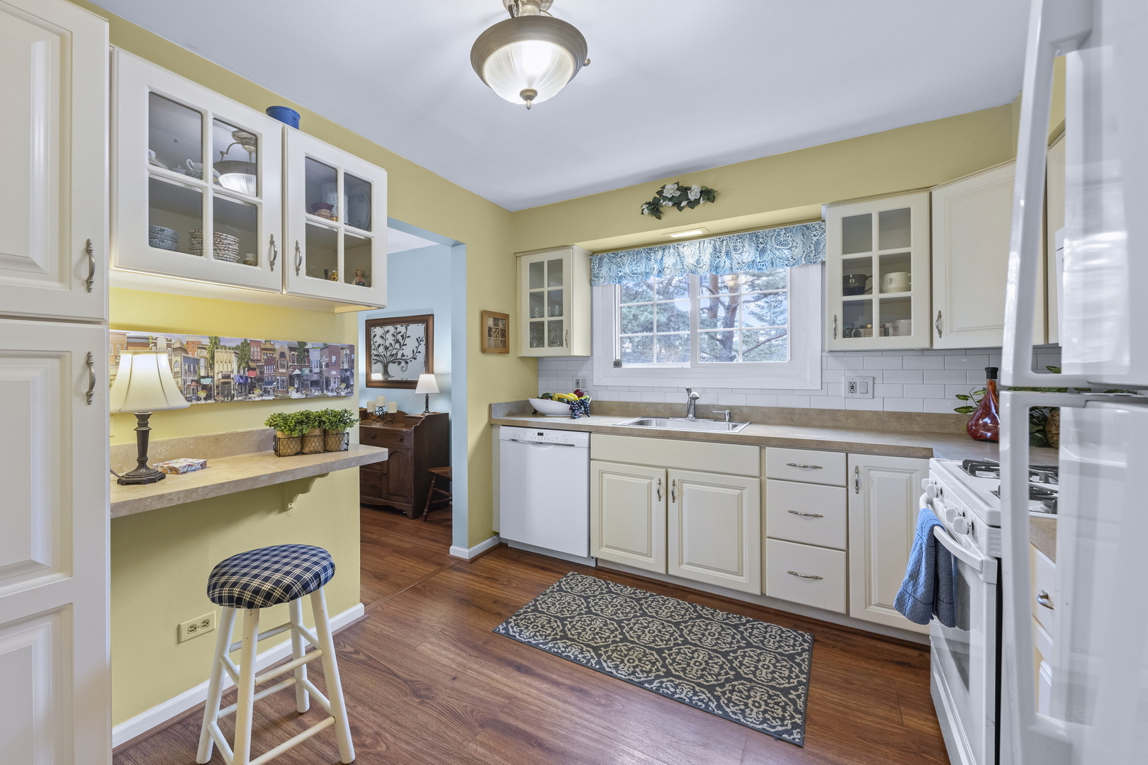 1755 Plymouth Court #D, Wheaton, IL 60189