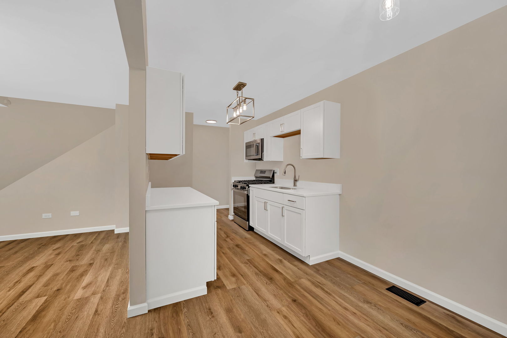 1113 Gael Drive #B, Joliet, IL 60435