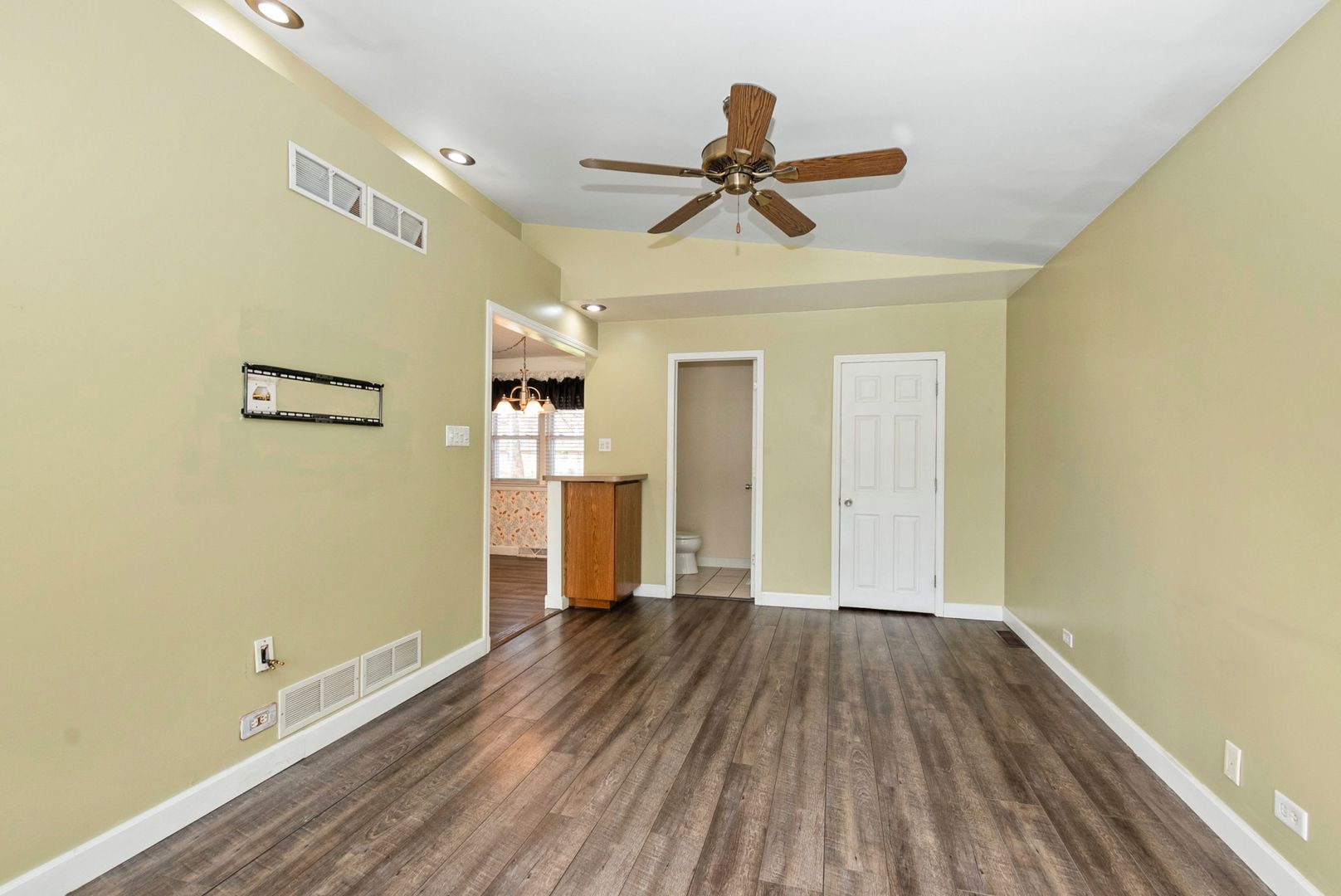 11410 S Natchez Avenue, Worth, IL 60482