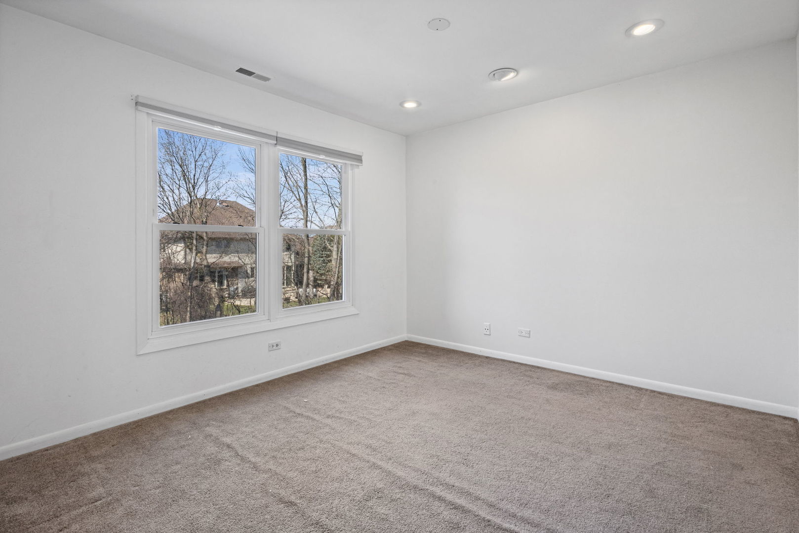 1100 Hidden Lake Drive, Buffalo Grove, IL 60089