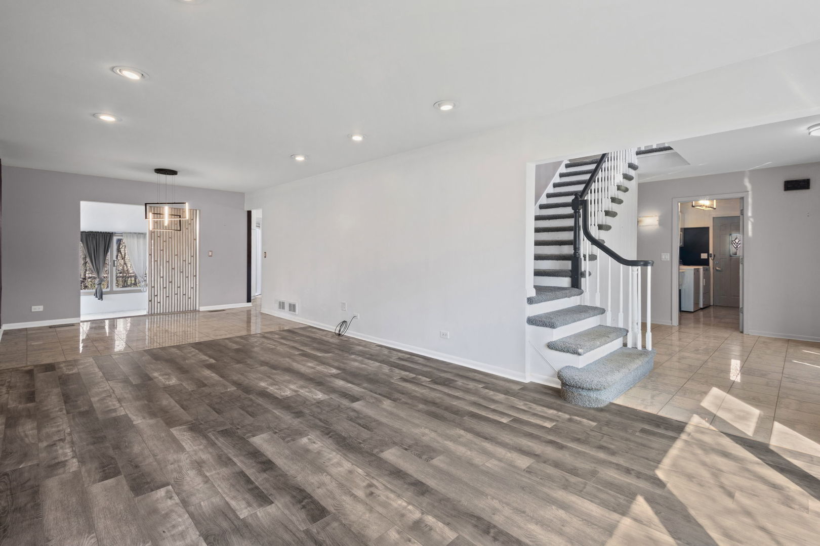 1100 Hidden Lake Drive, Buffalo Grove, IL 60089