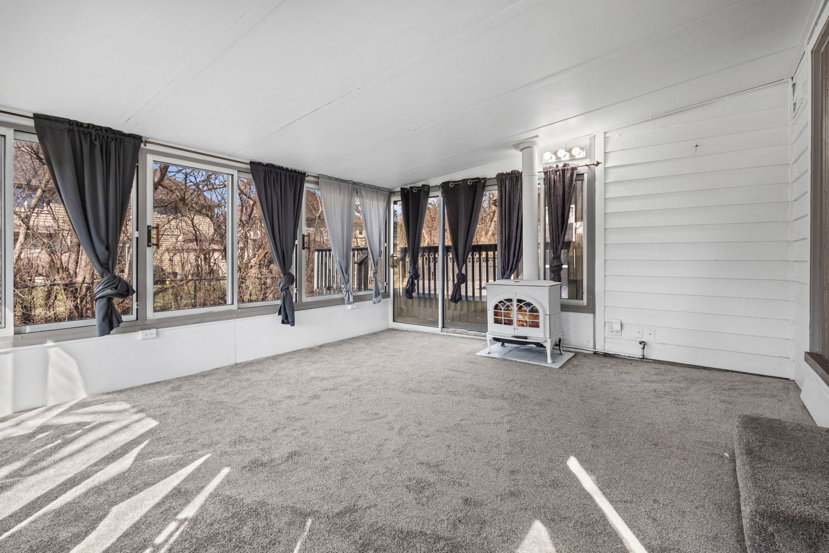 1100 Hidden Lake Drive, Buffalo Grove, IL 60089