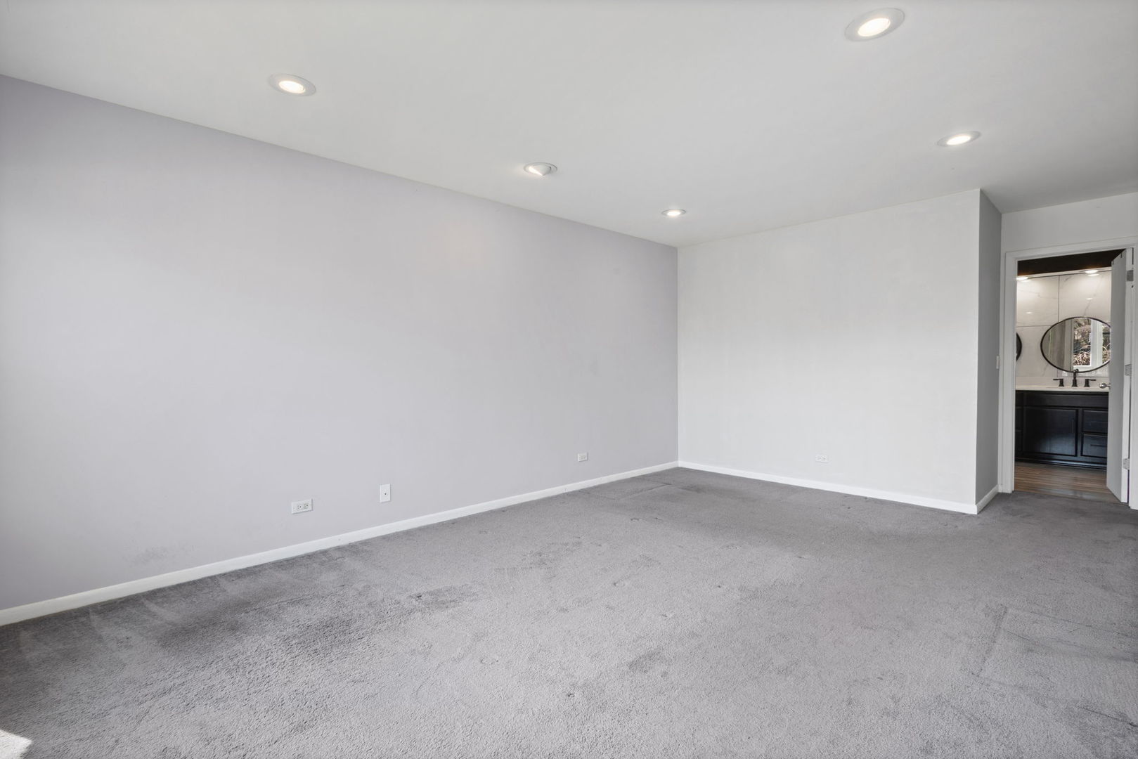 1100 Hidden Lake Drive, Buffalo Grove, IL 60089