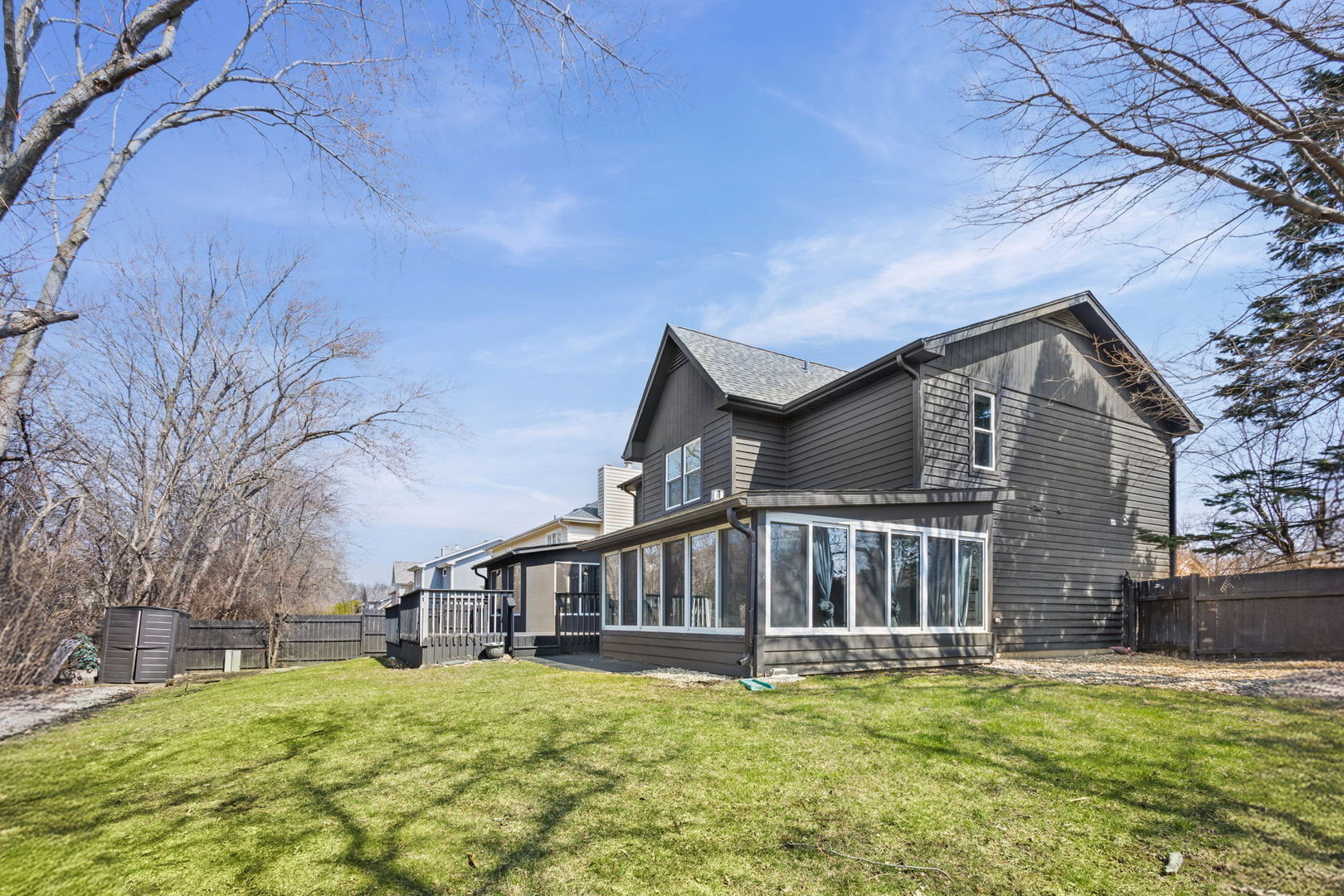 1100 Hidden Lake Drive, Buffalo Grove, IL 60089