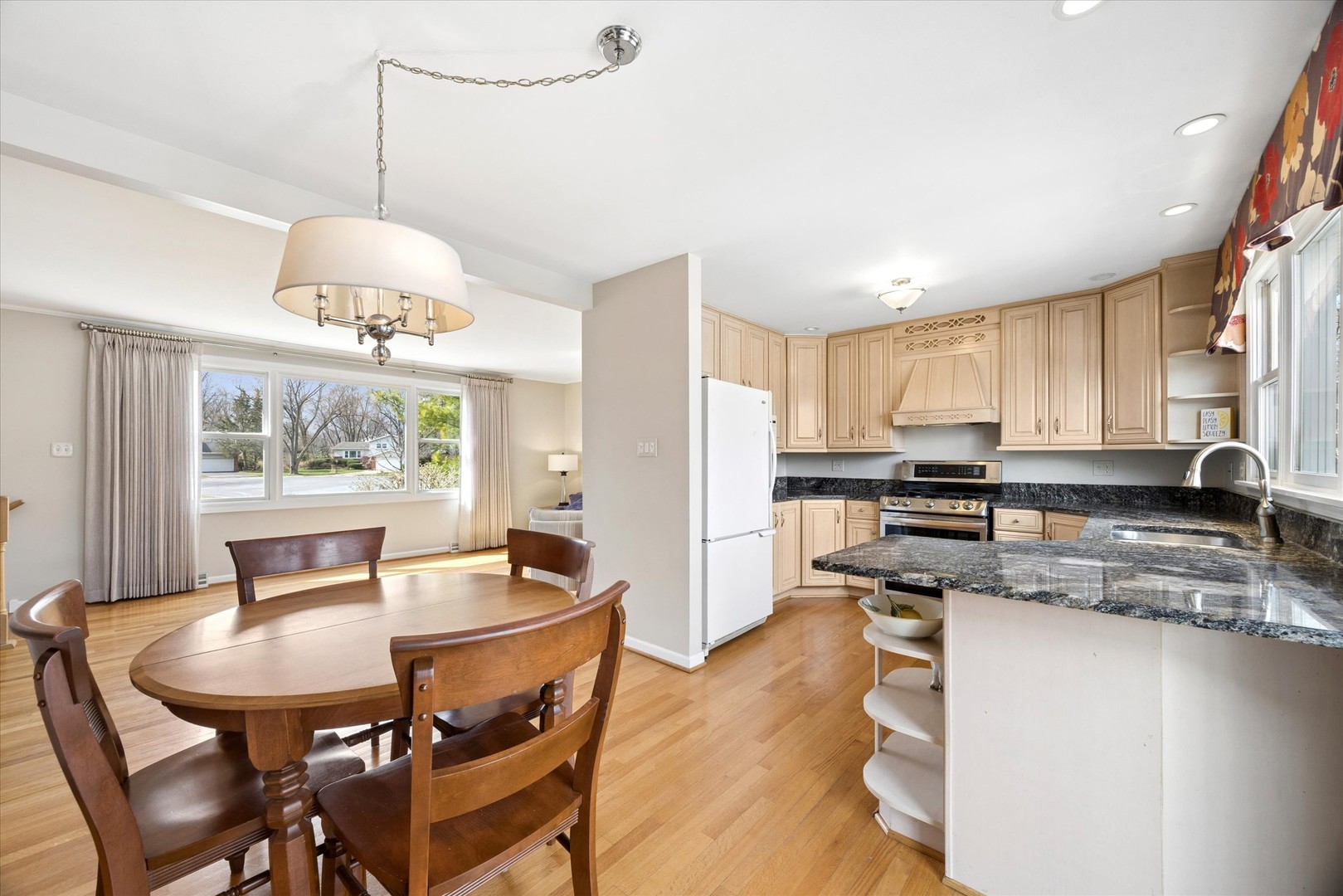 710 Maple Lane, Darien, IL 60561