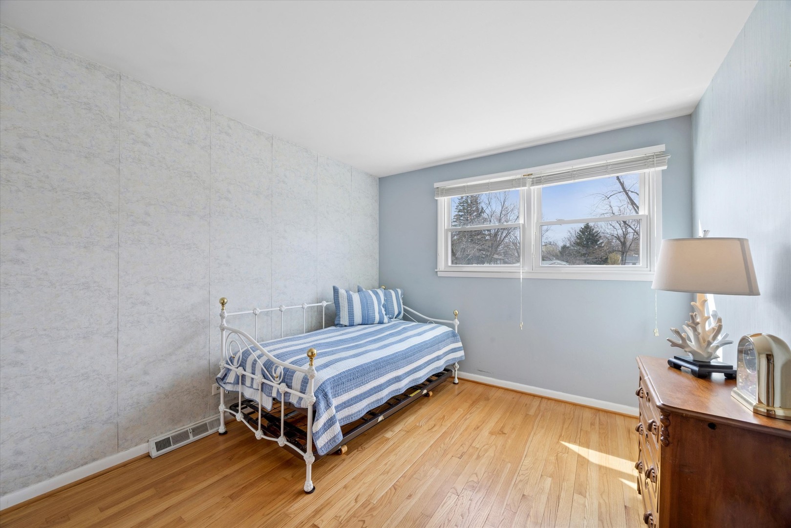 710 Maple Lane, Darien, IL 60561