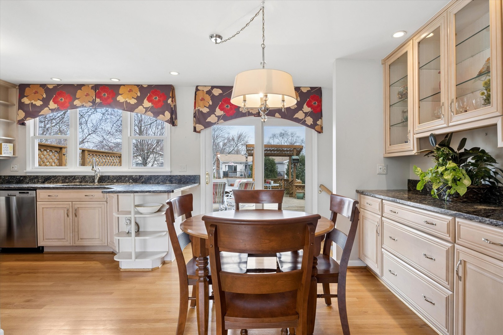 710 Maple Lane, Darien, IL 60561