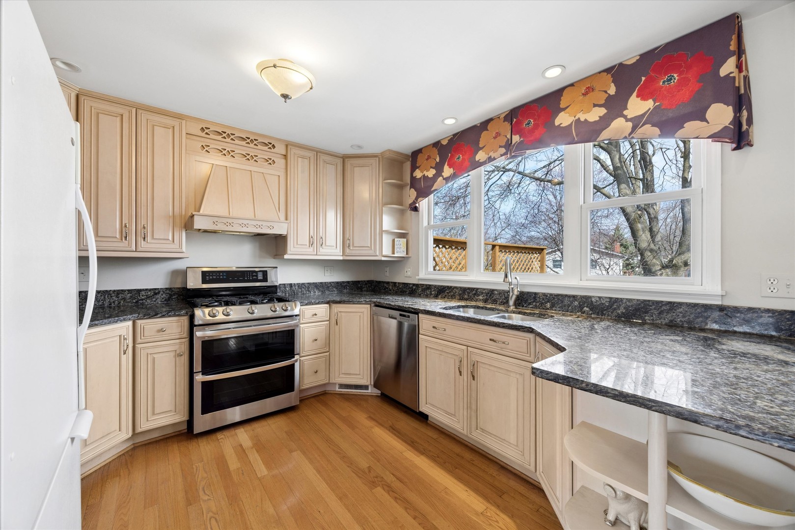 710 Maple Lane, Darien, IL 60561