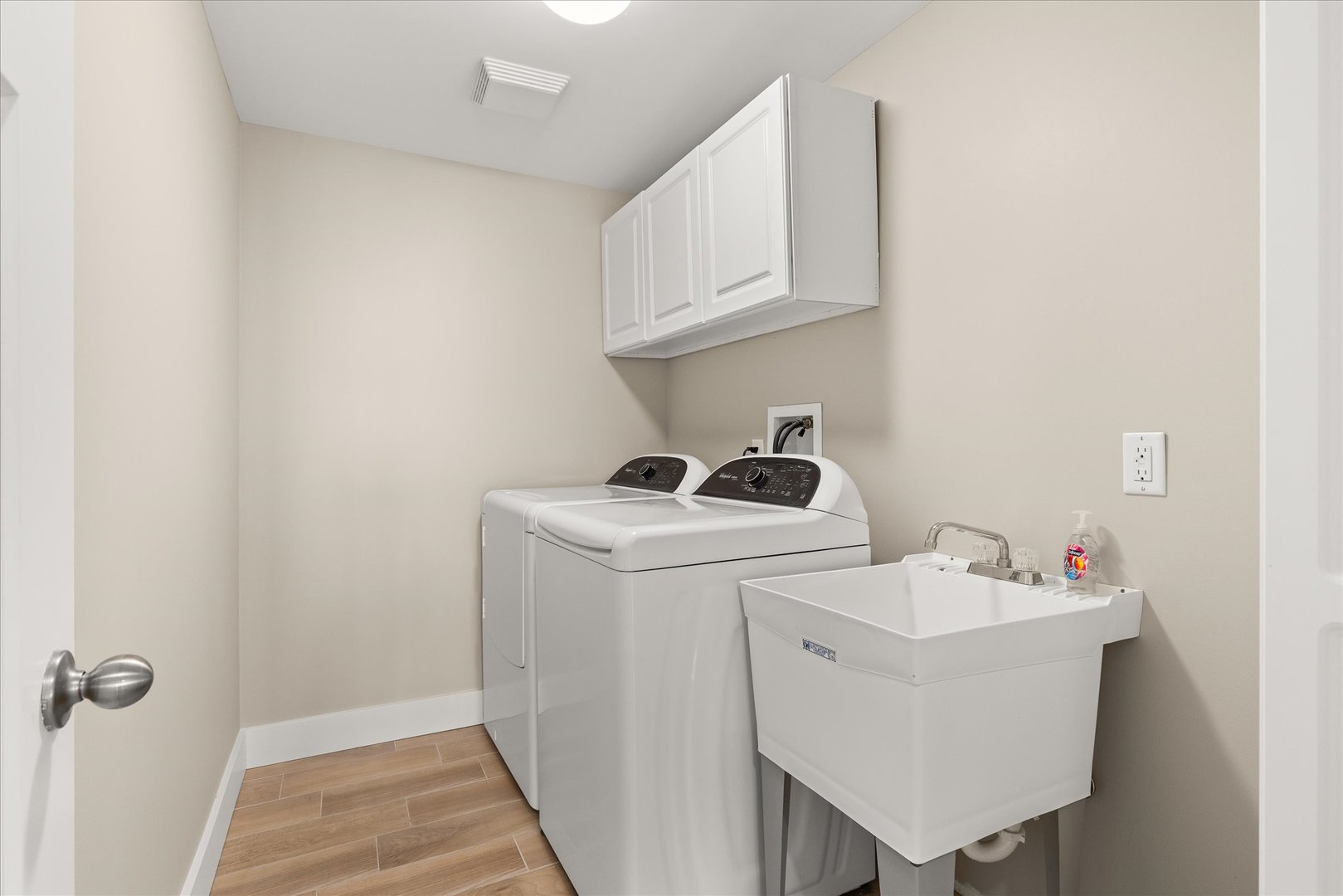 12 Waterside Way, Ottawa, IL 61350