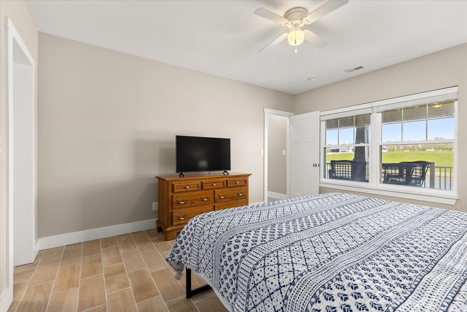 12 Waterside Way, Ottawa, IL 61350