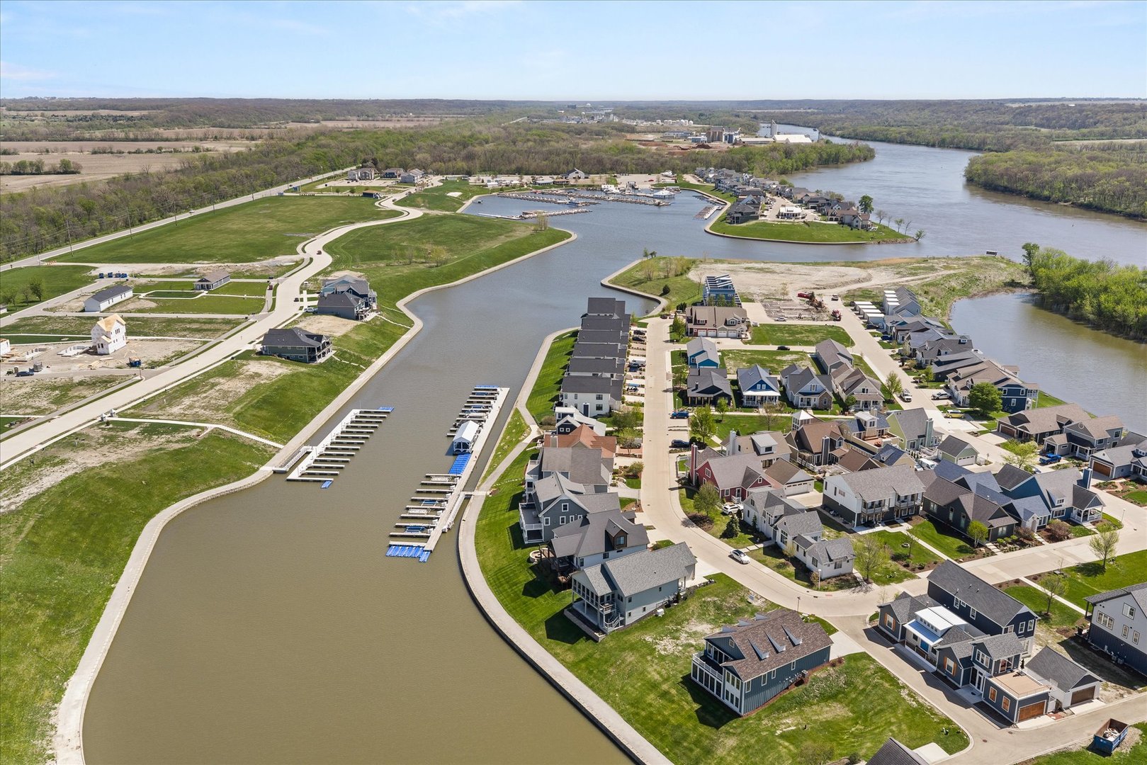 12 Waterside Way, Ottawa, IL 61350