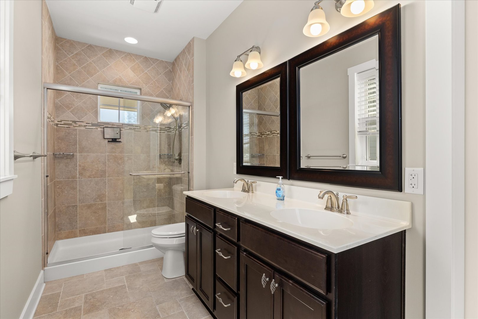 12 Waterside Way, Ottawa, IL 61350