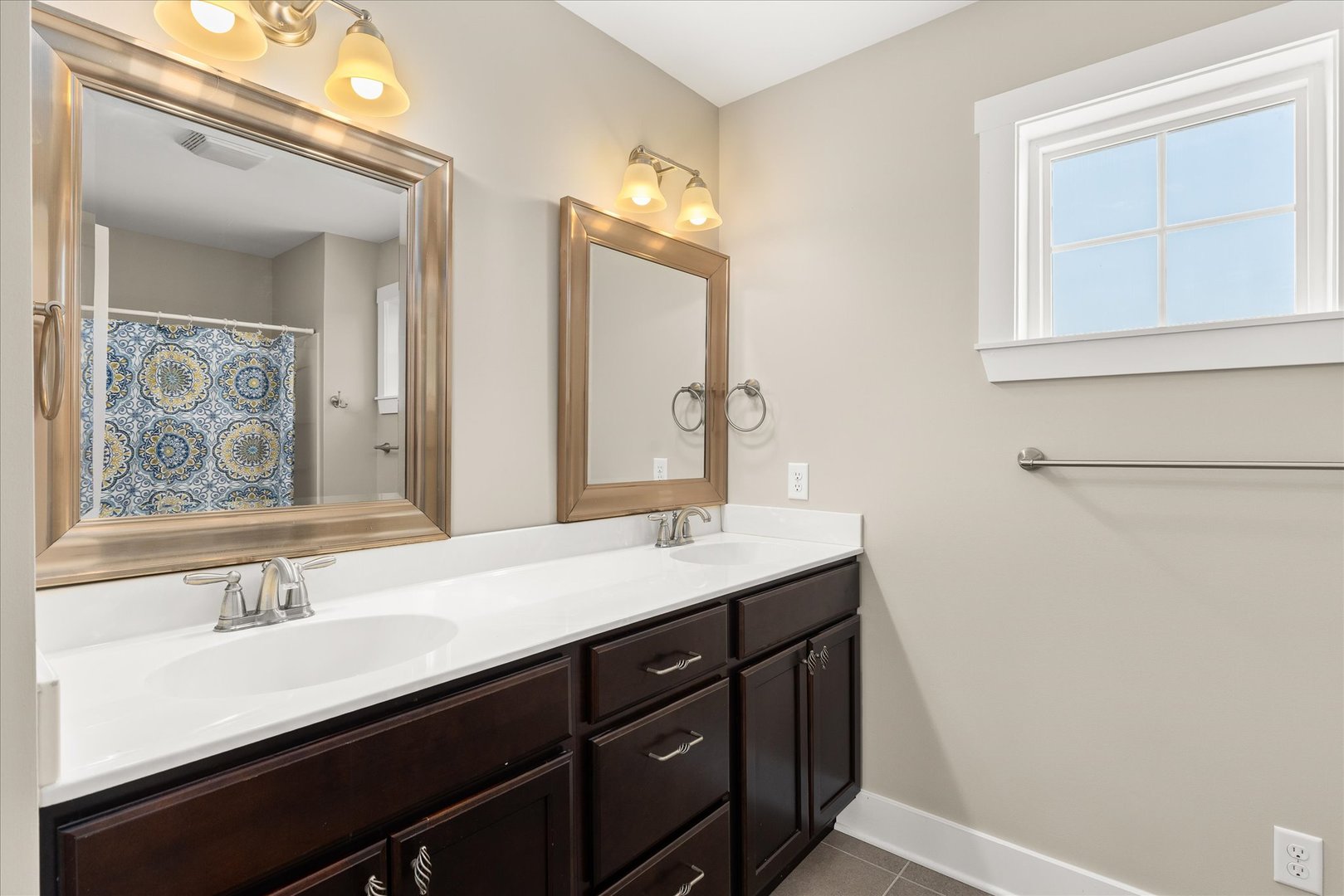 12 Waterside Way, Ottawa, IL 61350