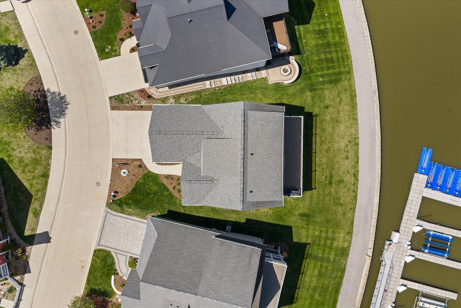 12 Waterside Way, Ottawa, IL 61350