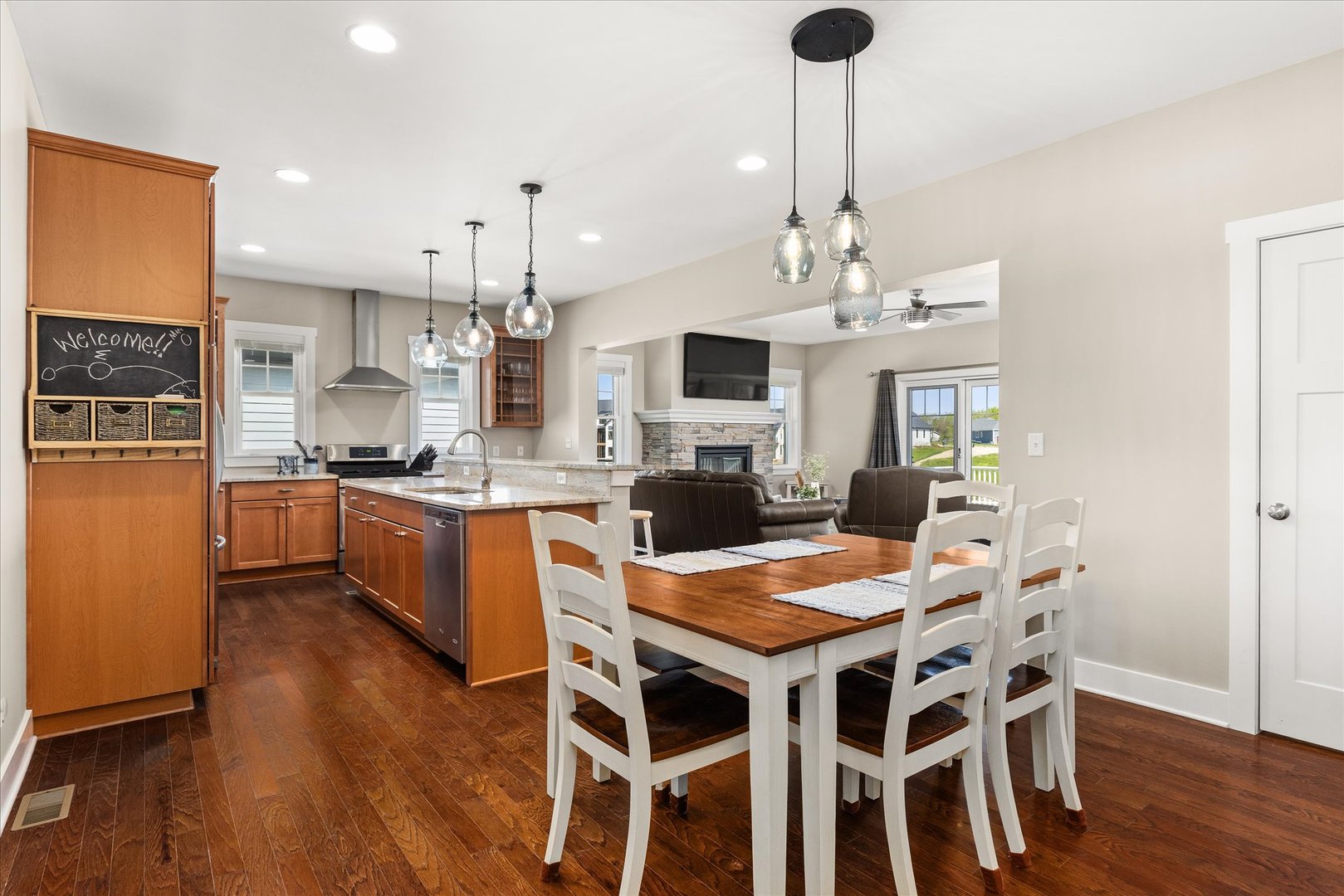 12 Waterside Way, Ottawa, IL 61350