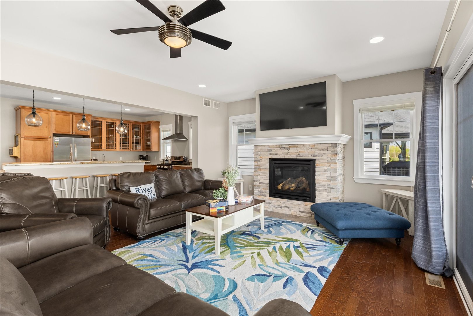 12 Waterside Way, Ottawa, IL 61350