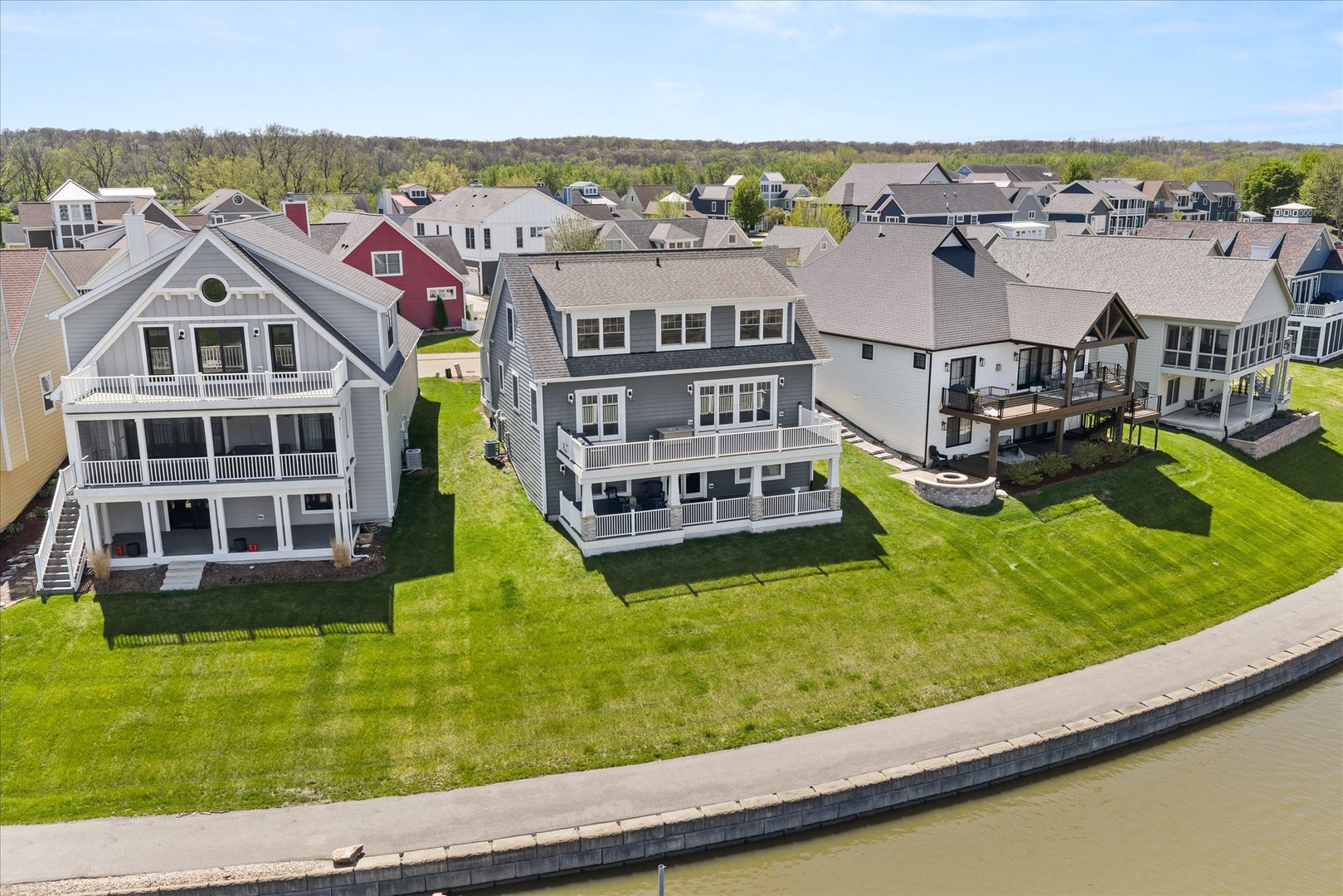 12 Waterside Way, Ottawa, IL 61350