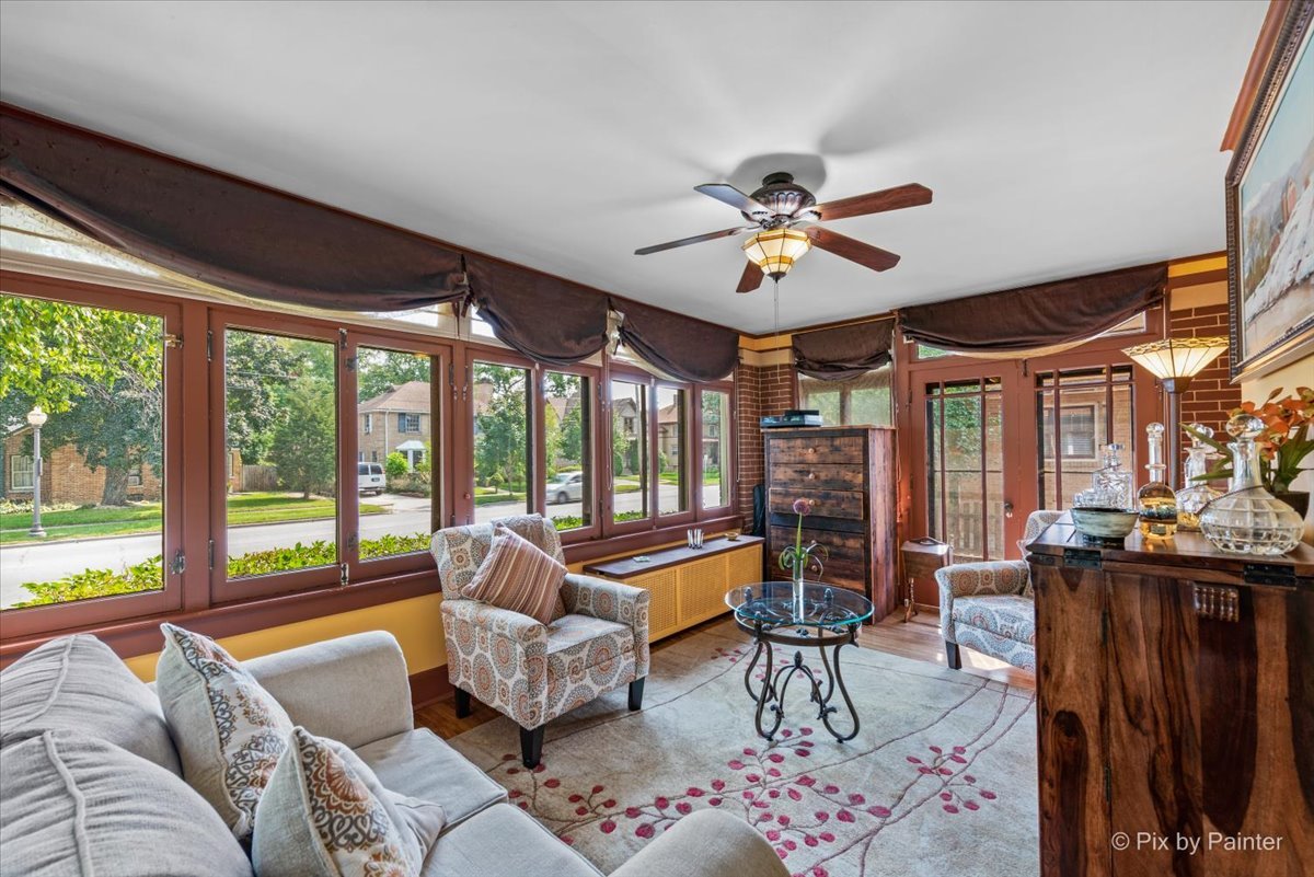 585 Park Street, Elgin, IL 60120