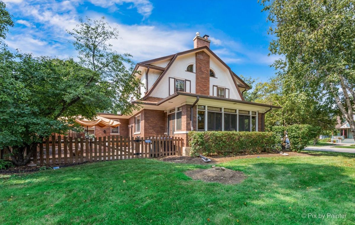 585 Park Street, Elgin, IL 60120