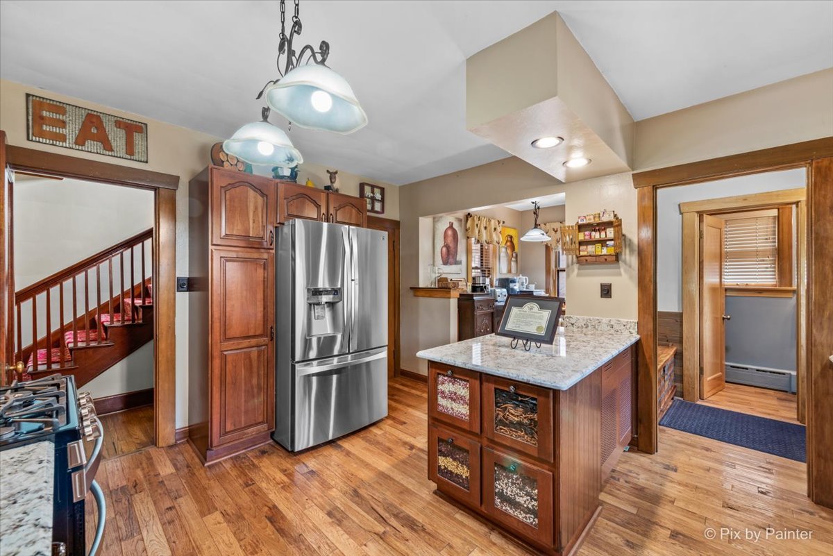 585 Park Street, Elgin, IL 60120