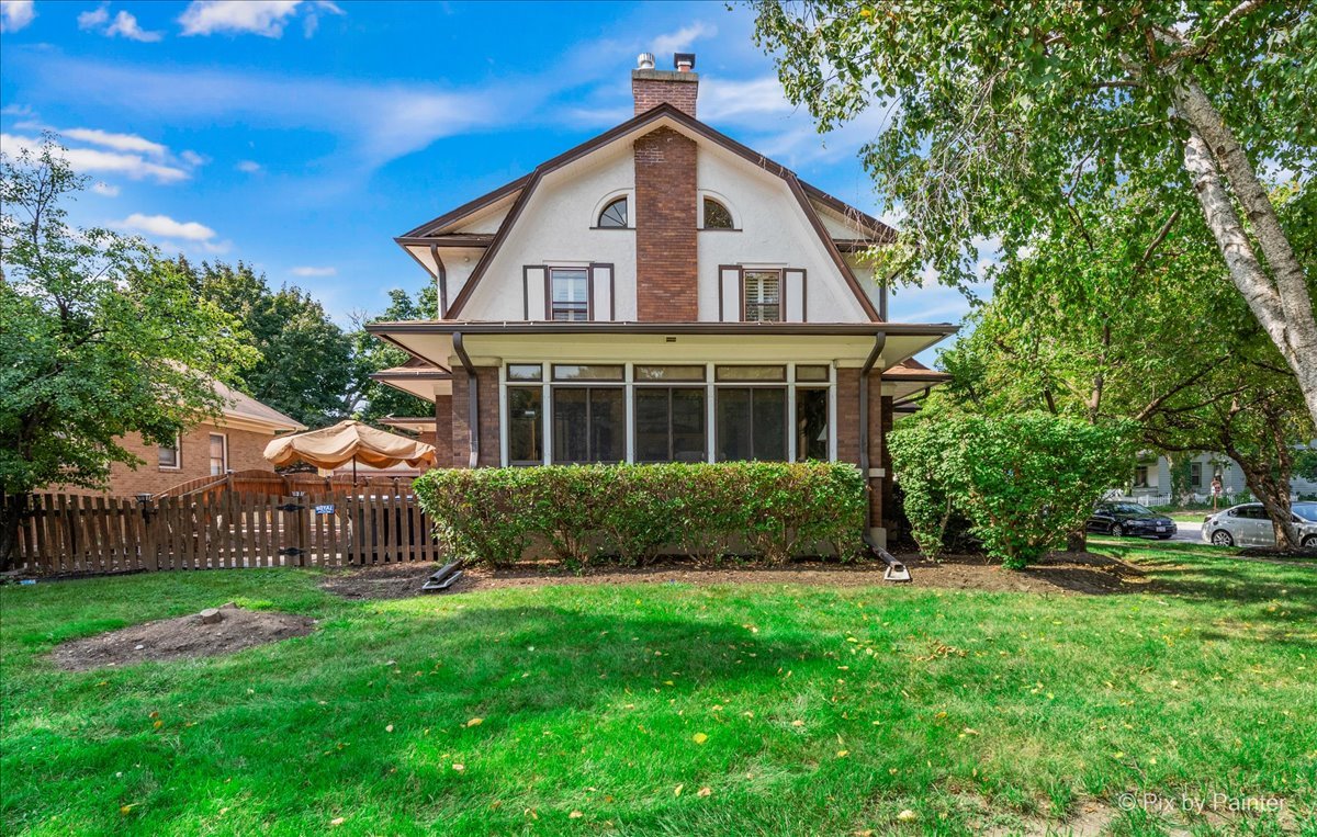 585 Park Street, Elgin, IL 60120