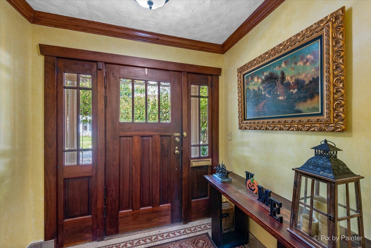 585 Park Street, Elgin, IL 60120