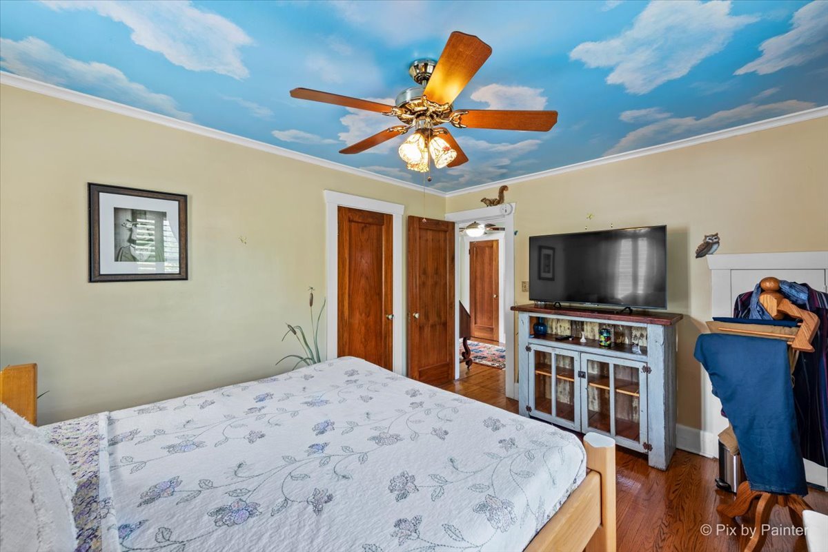 585 Park Street, Elgin, IL 60120