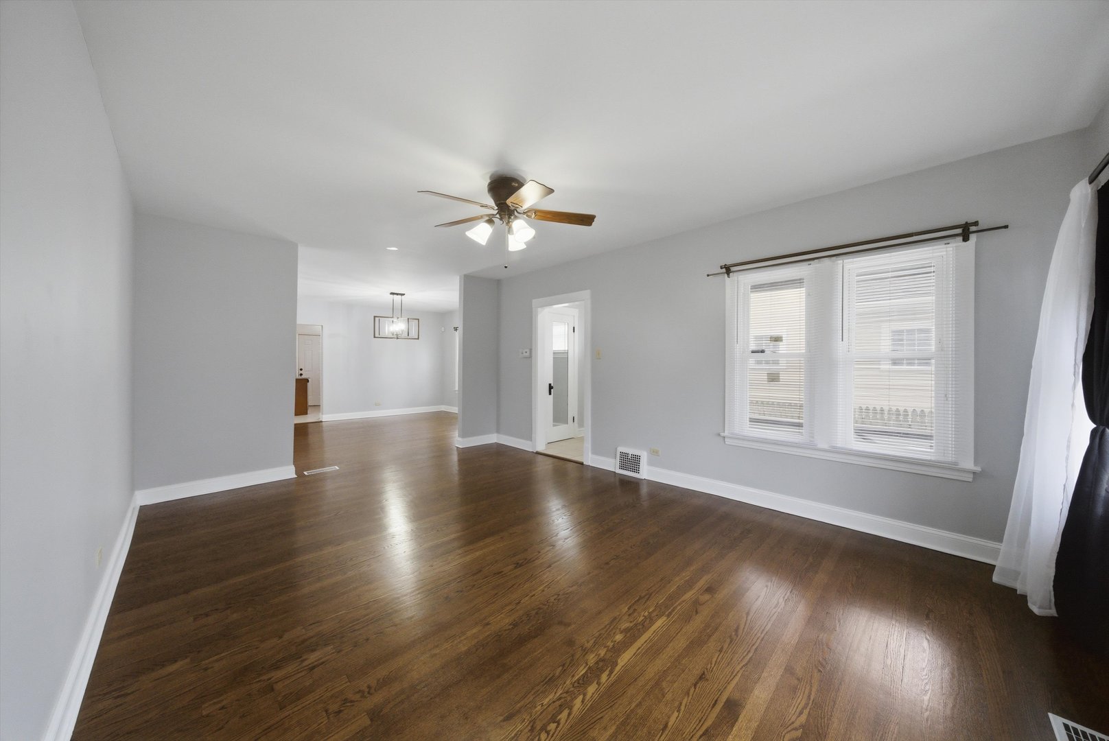 1113 S 7th Avenue, Maywood, IL 60153