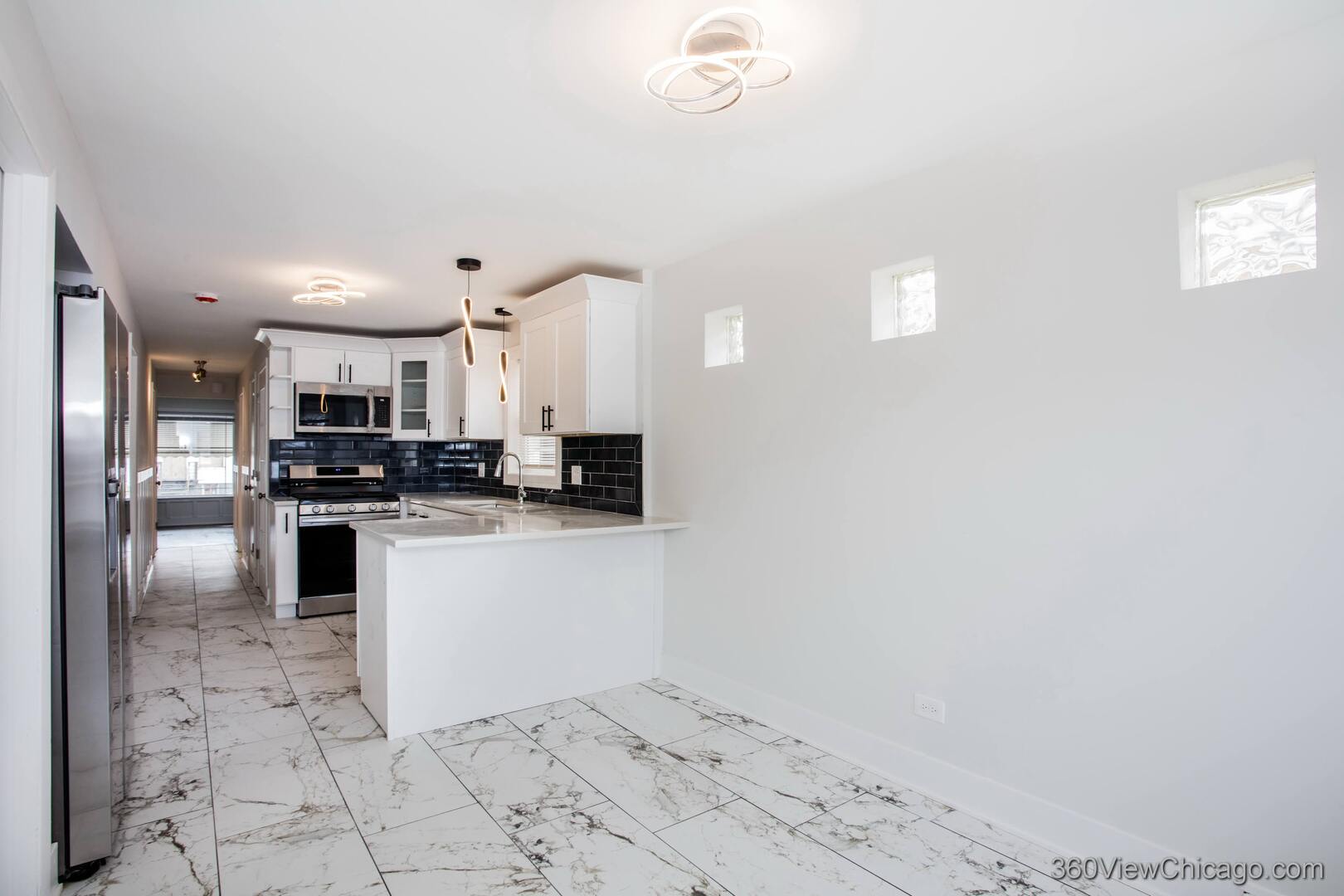 9006 S Wallace Street, Chicago, IL 60621