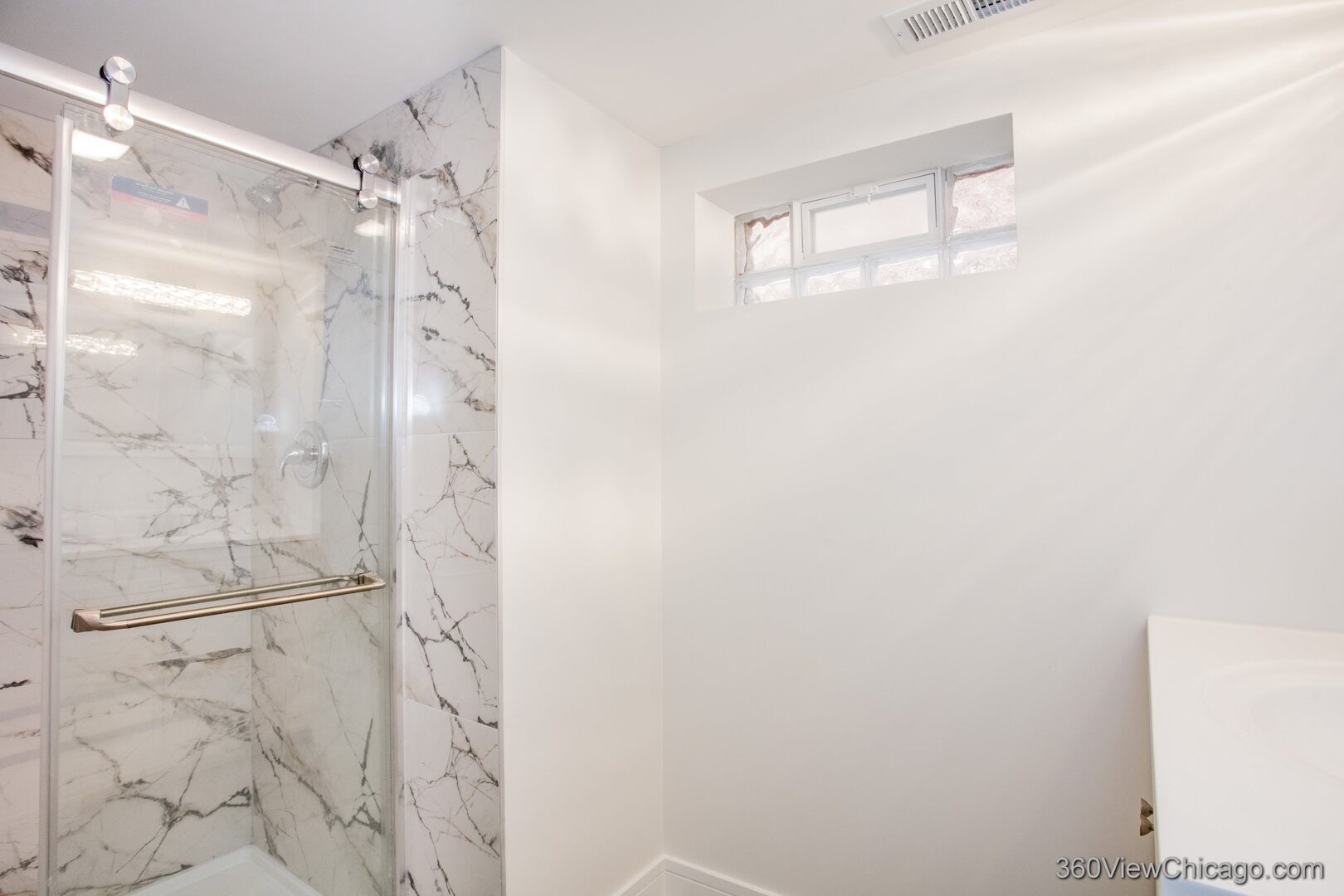 9006 S Wallace Street, Chicago, IL 60621