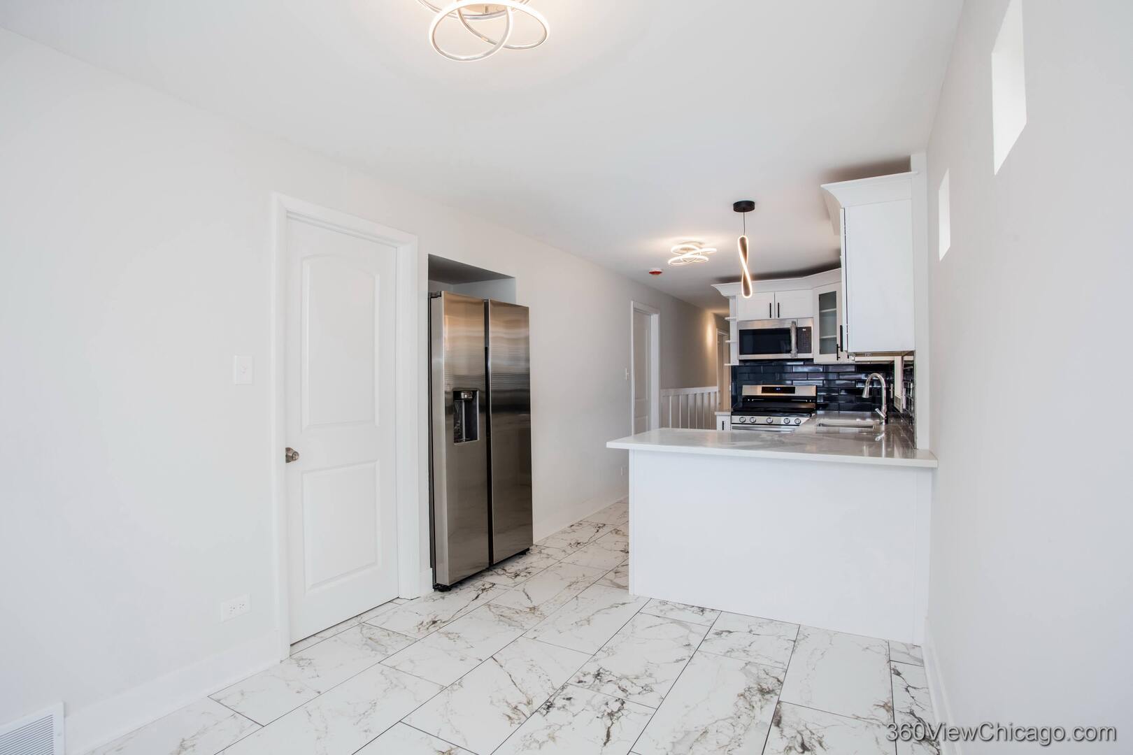 9006 S Wallace Street, Chicago, IL 60621