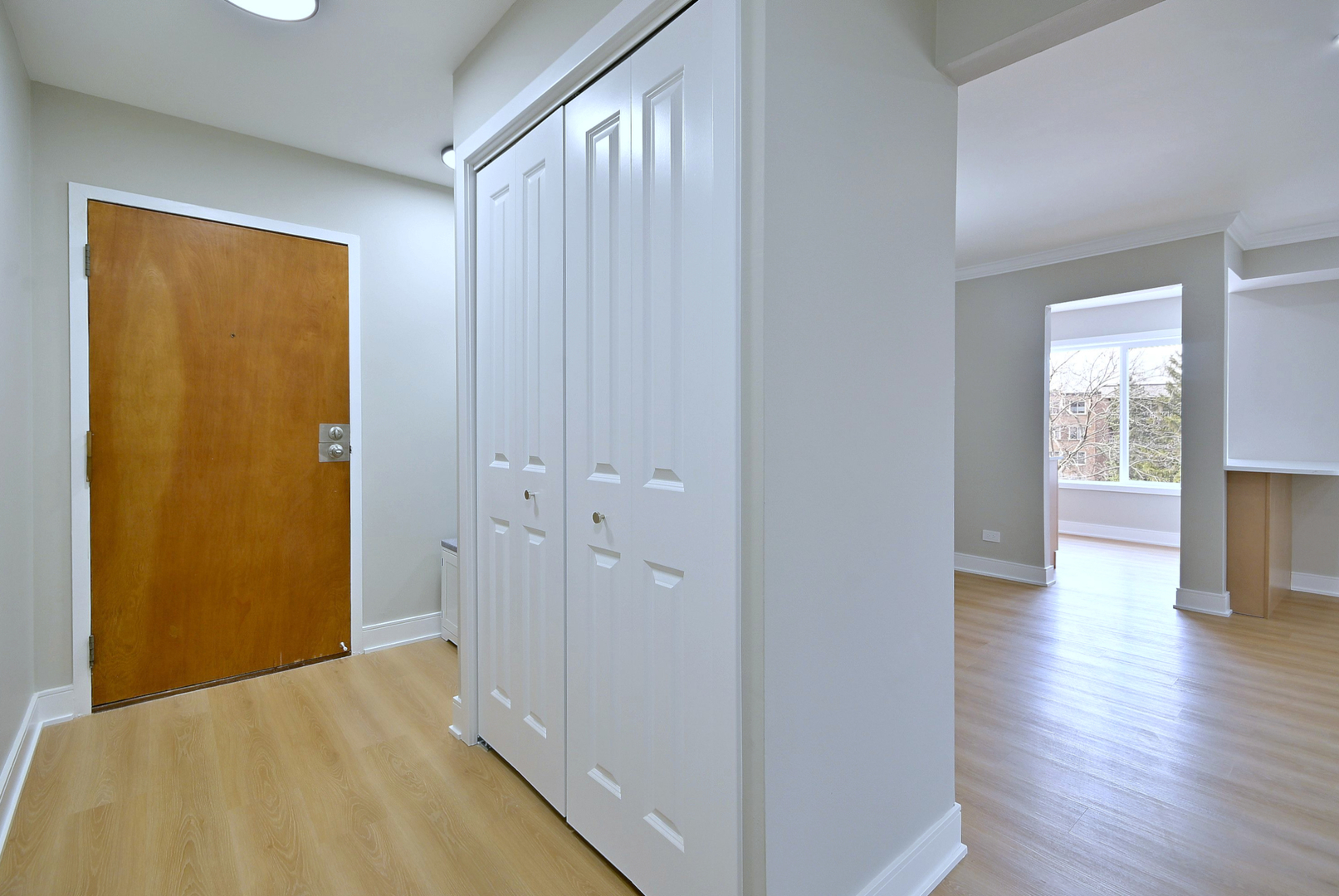 945 E Kenilworth Avenue #312, Palatine, IL 60074